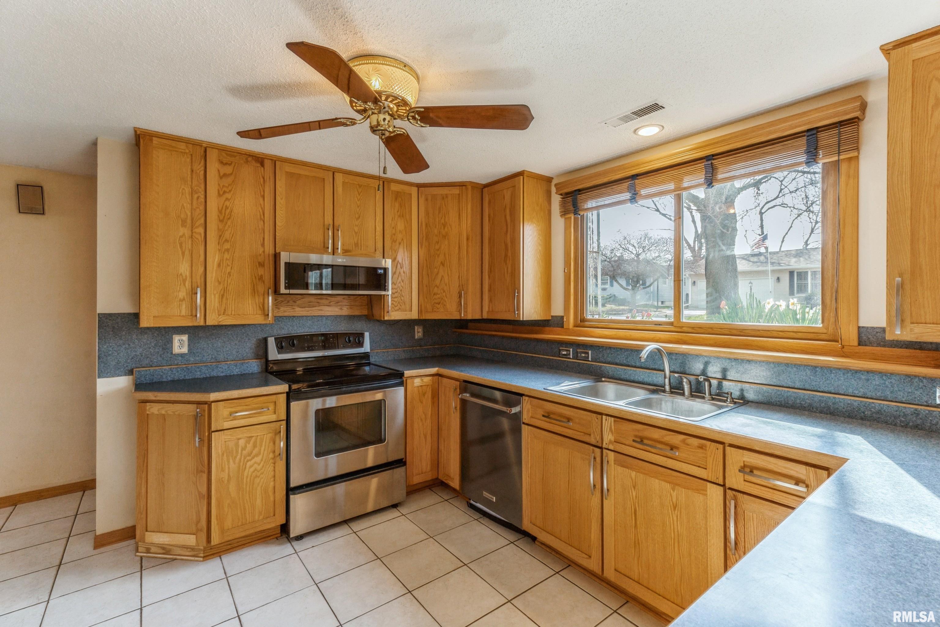 4204 Warren Street Property Photo 5