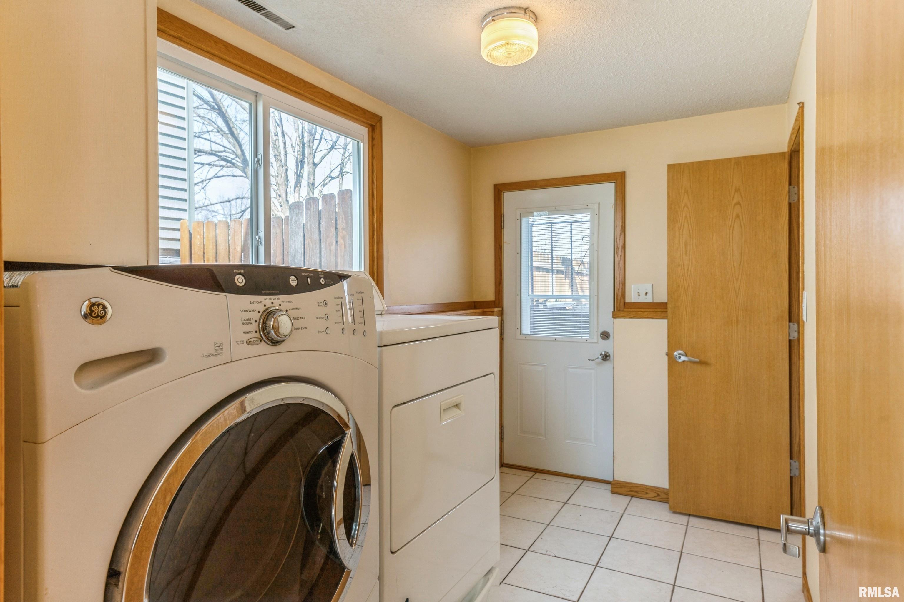 4204 Warren Street Property Photo 9