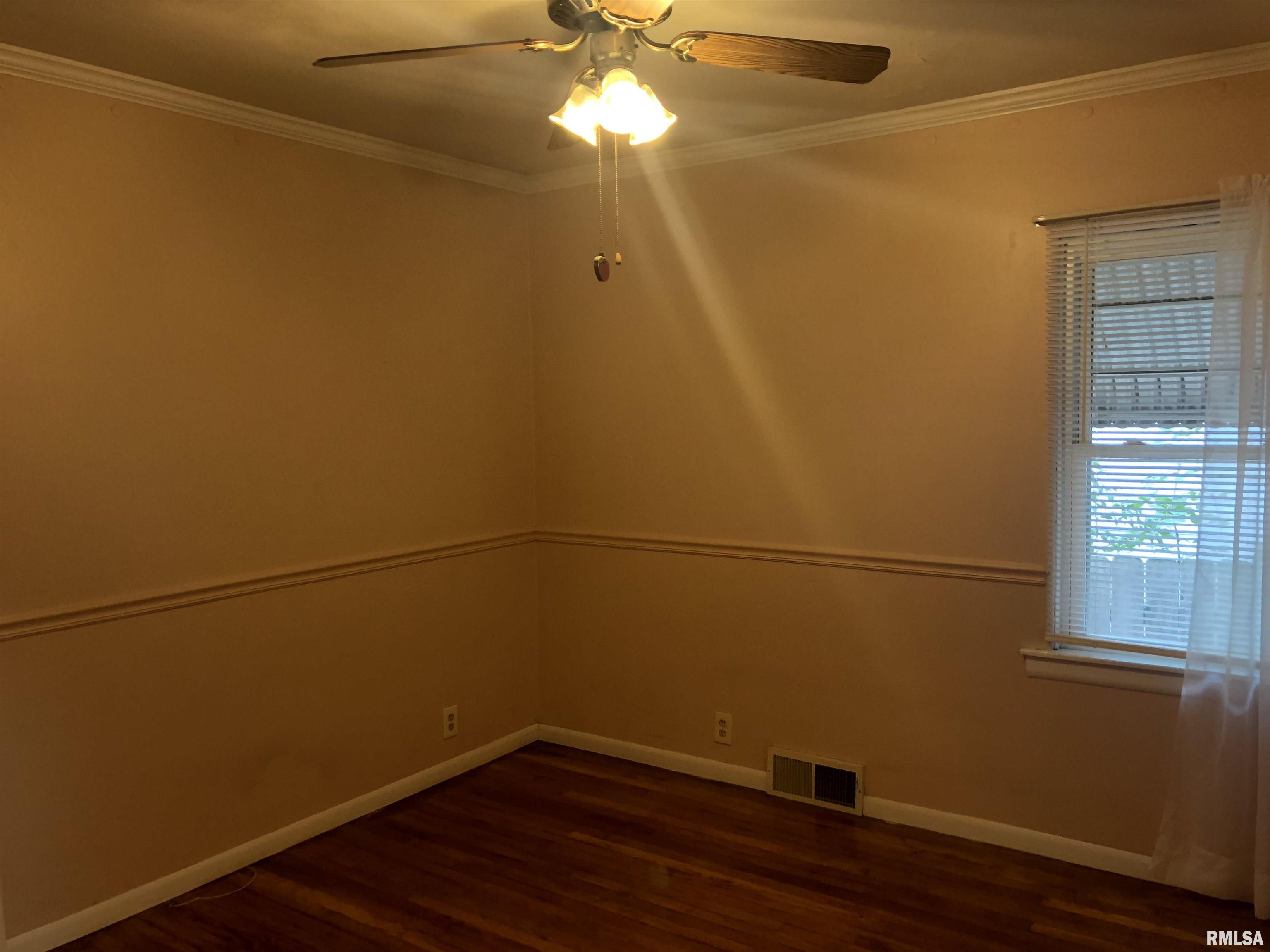 440 E 30th Street Property Photo 5