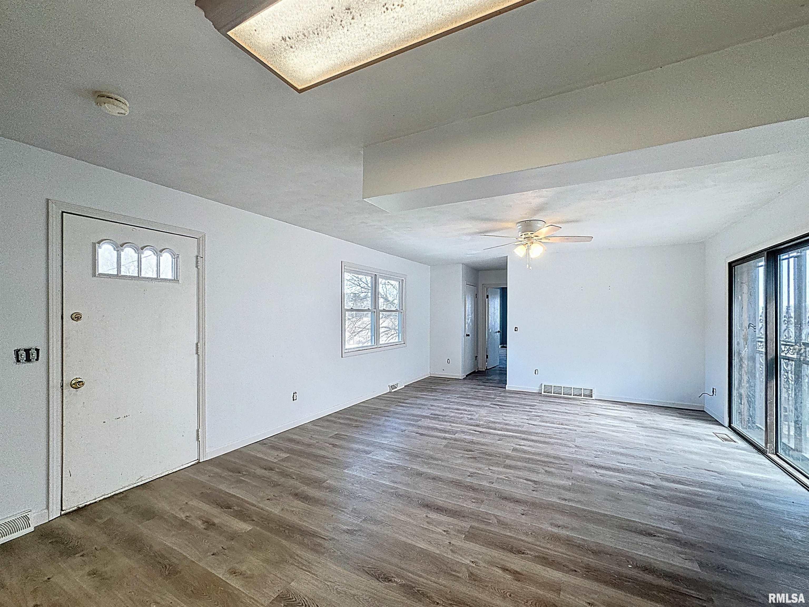 6520 Us Hwy 150 Property Photo 4