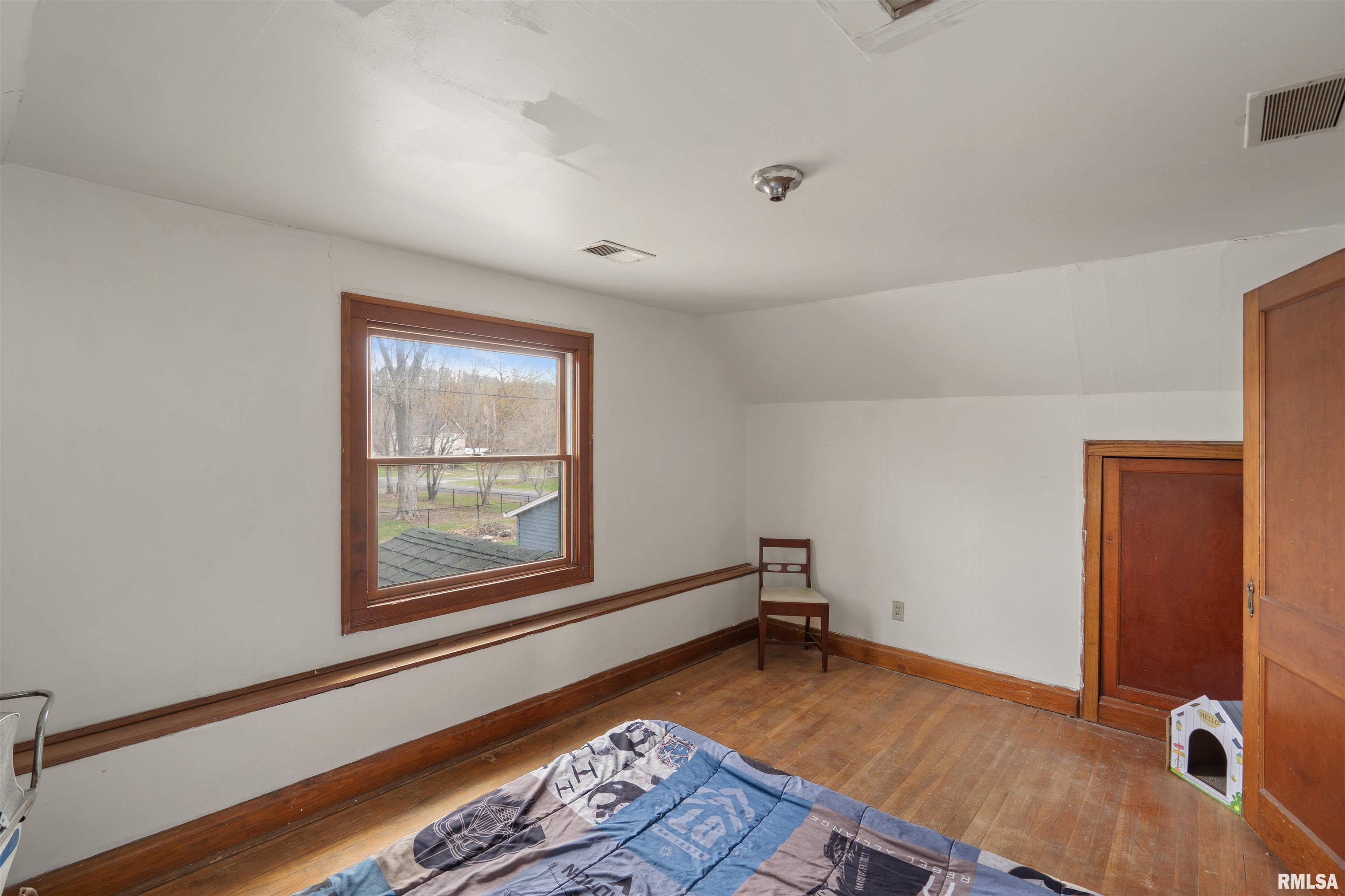 404 1st Avenue Property Photo 37