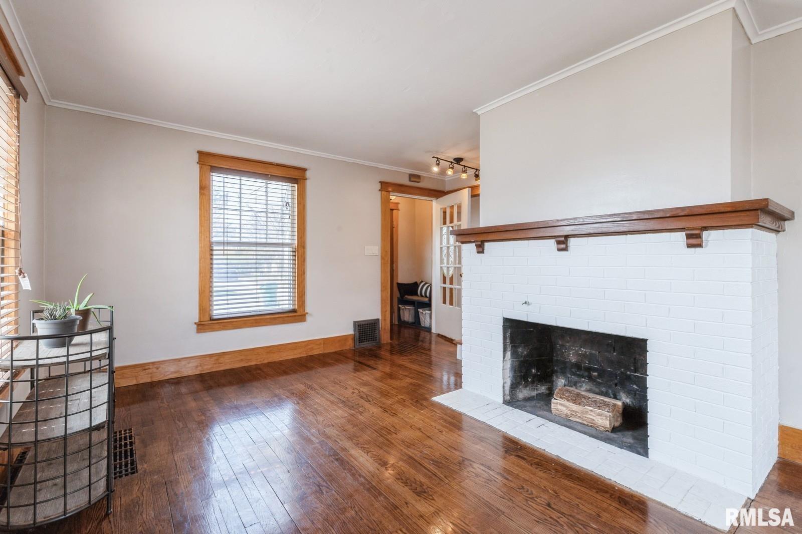 1063 Jefferson Street Property Photo 3