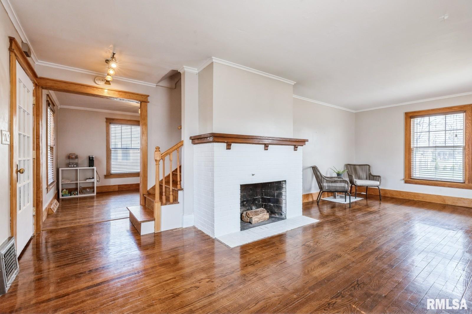 1063 Jefferson Street Property Photo 4