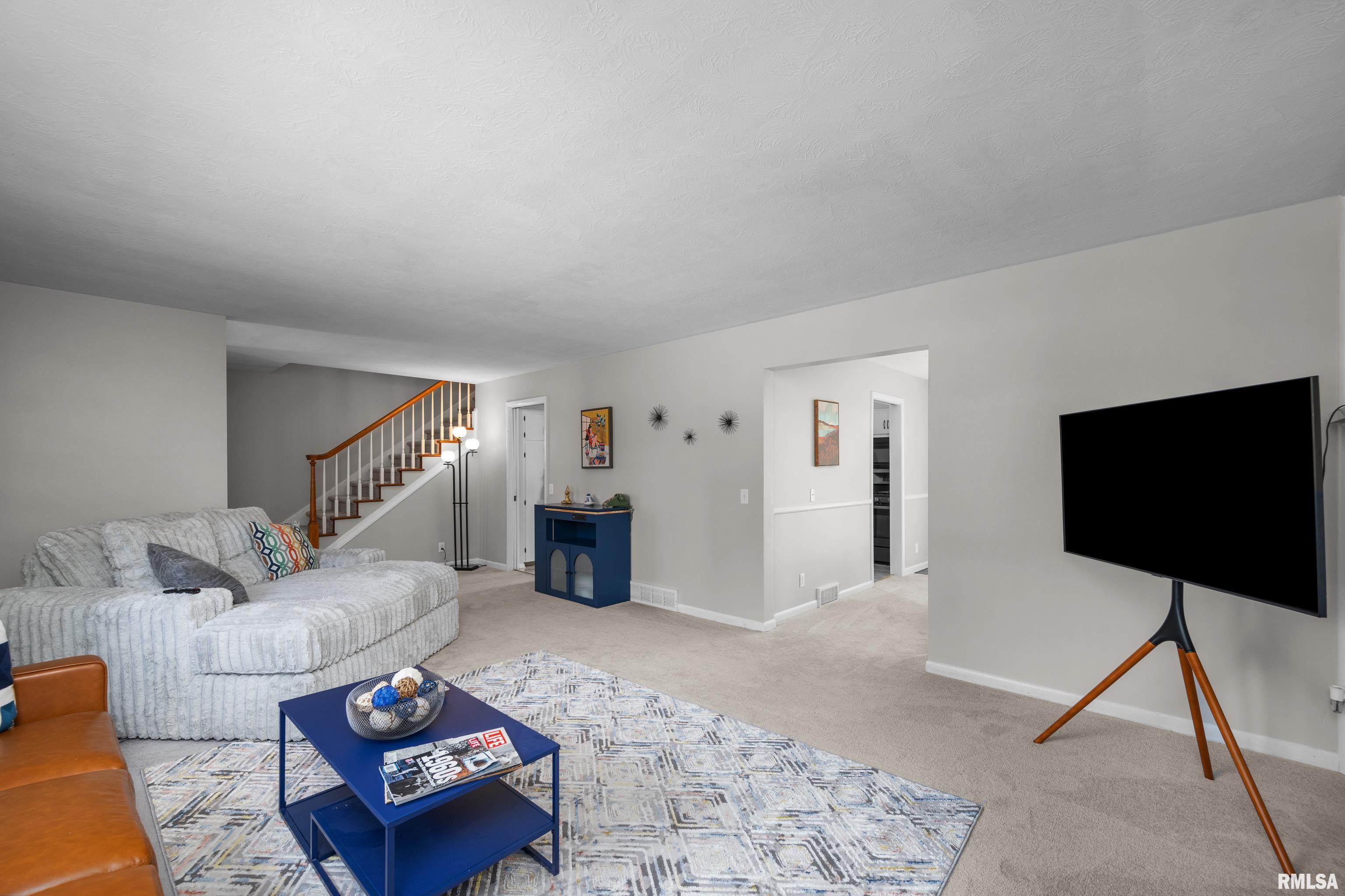 2107 3rd Street B Property Photo 5