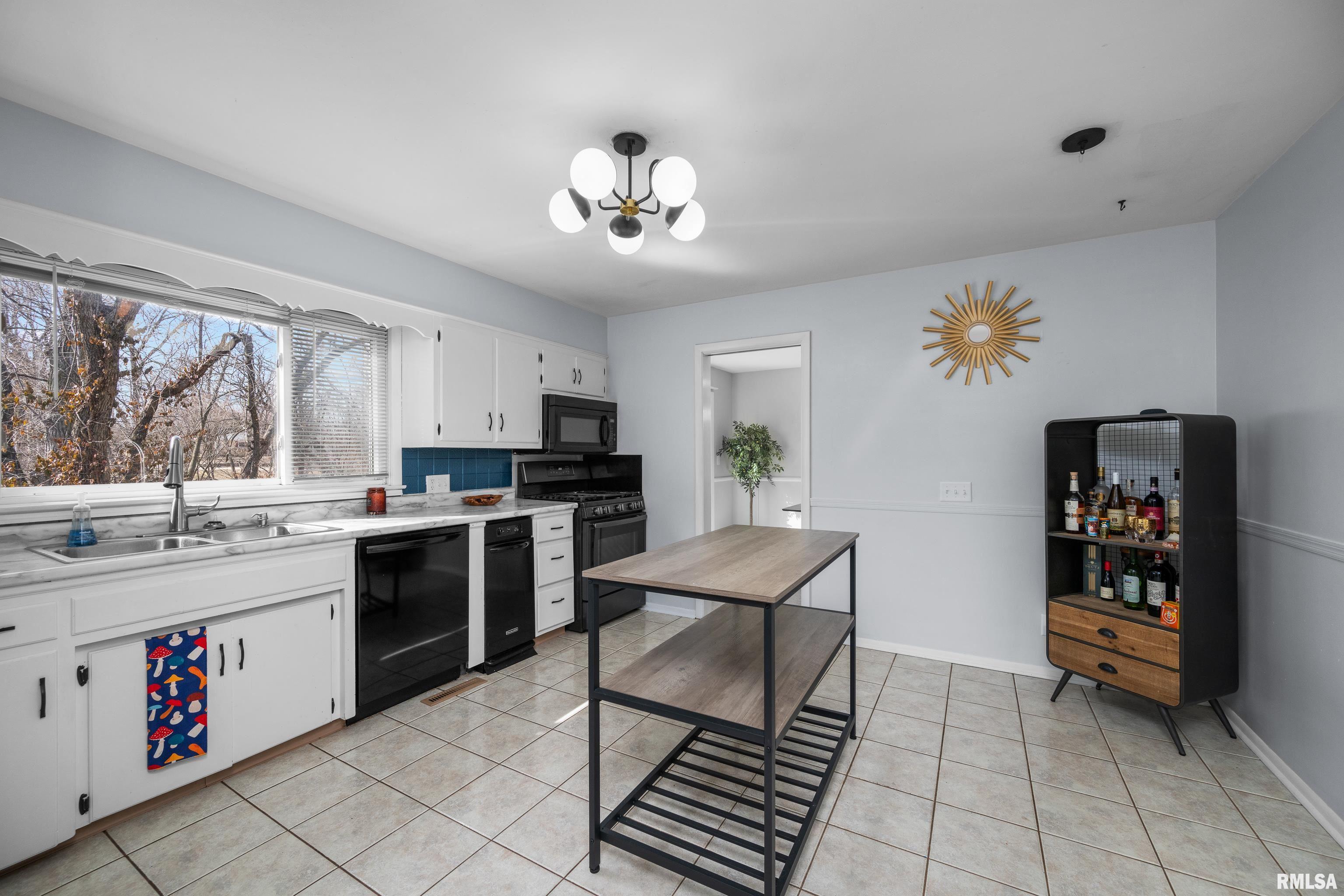 2107 3rd Street B Property Photo 10