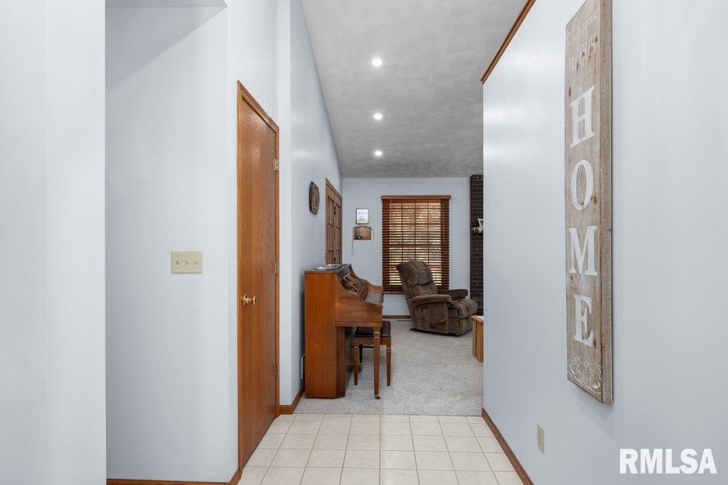8861 E 1000th Street Property Photo 11