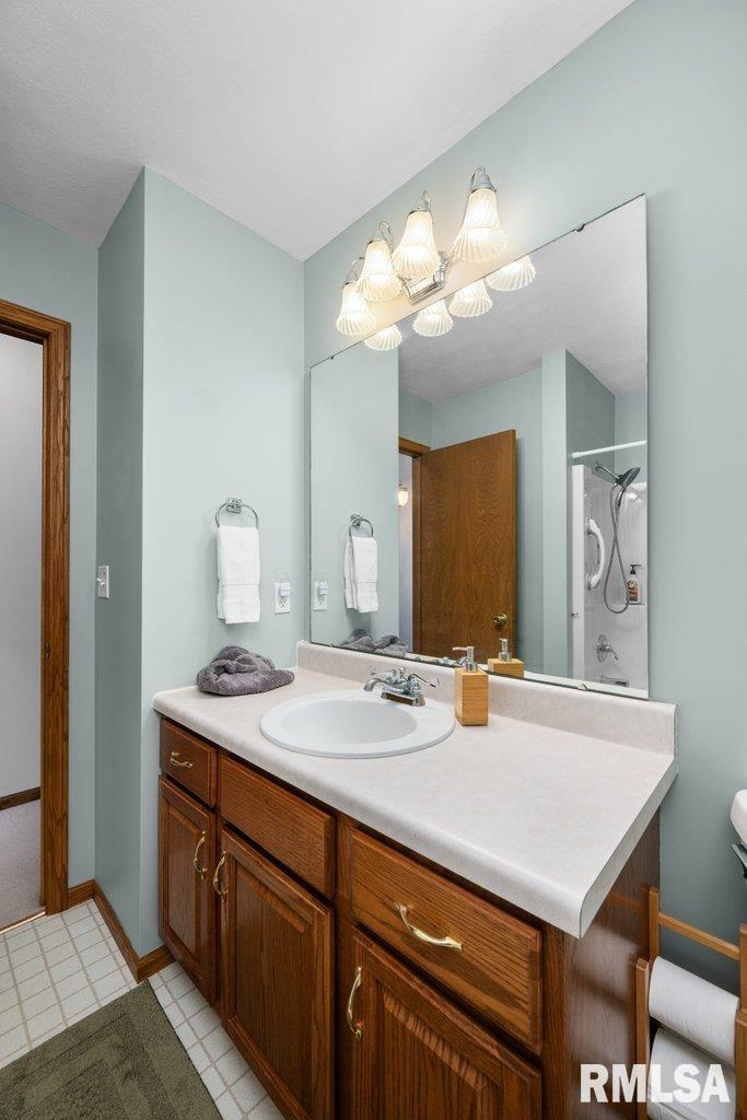 8861 E 1000th Street Property Photo 29