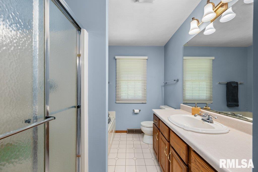 8861 E 1000th Street Property Photo 34