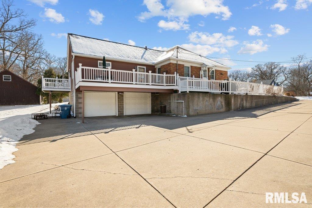 2156 10th Street Place Property Photo 3