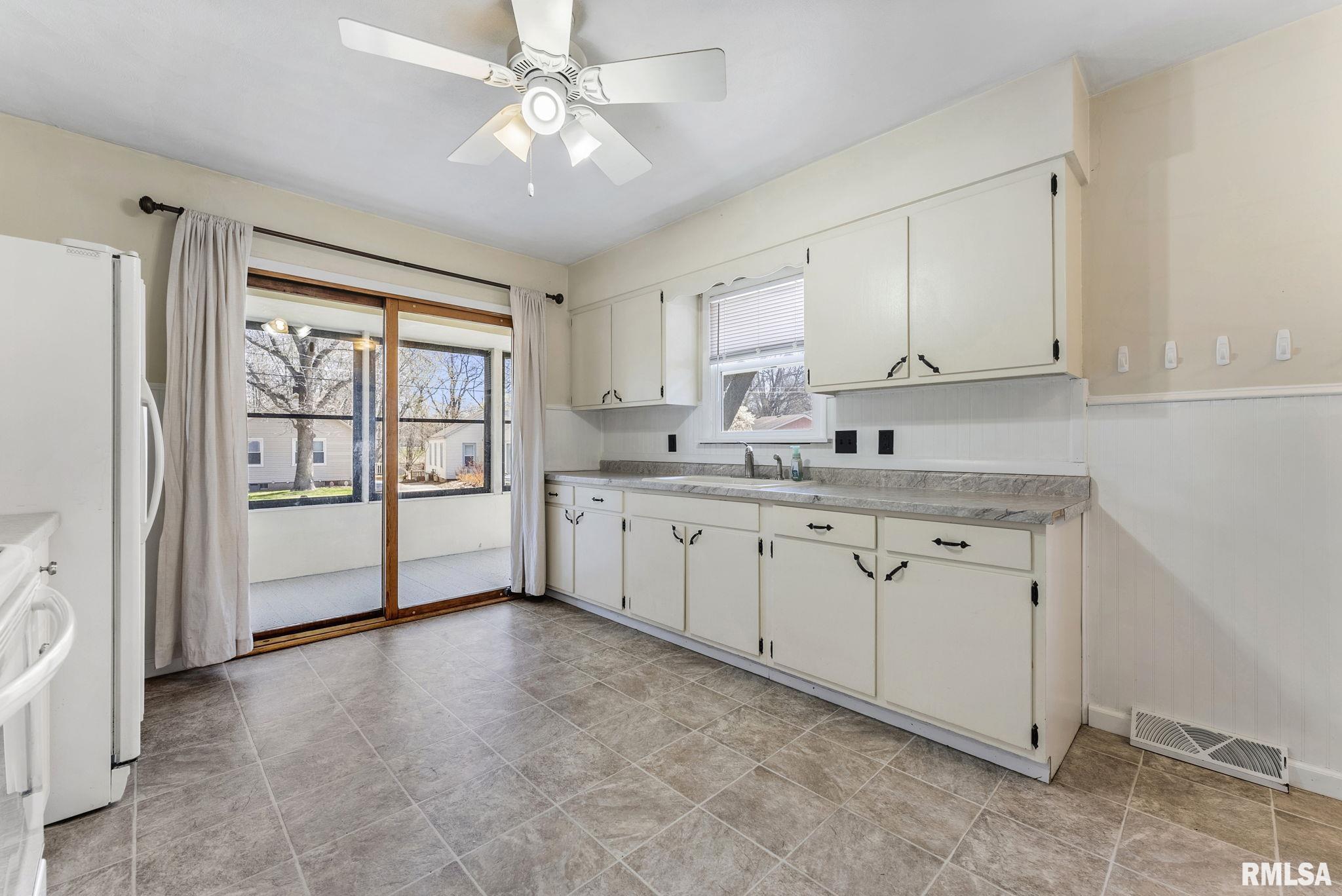 3019 4th Street A Property Photo 9