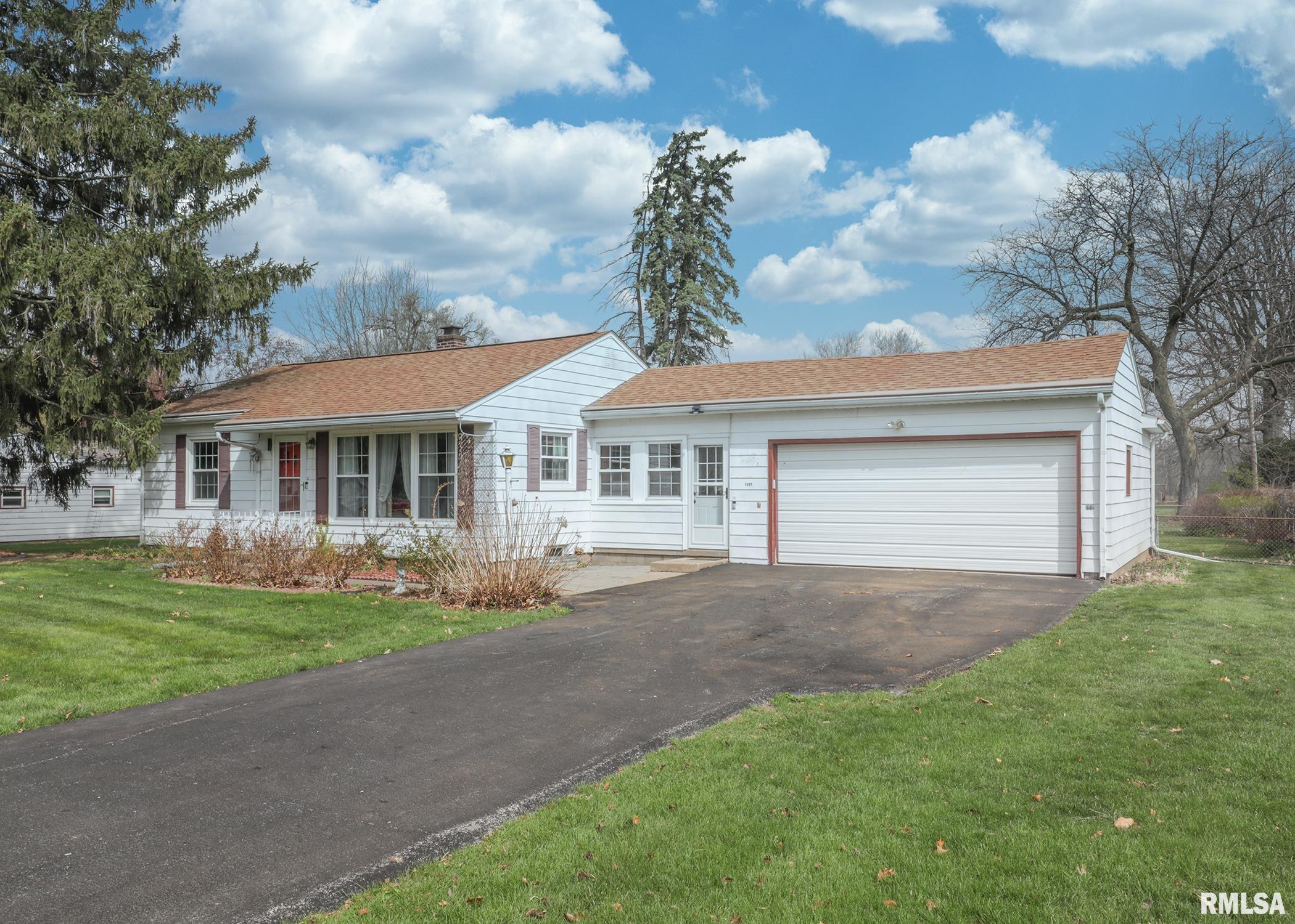 1607 65th Avenue West Property Photo 2