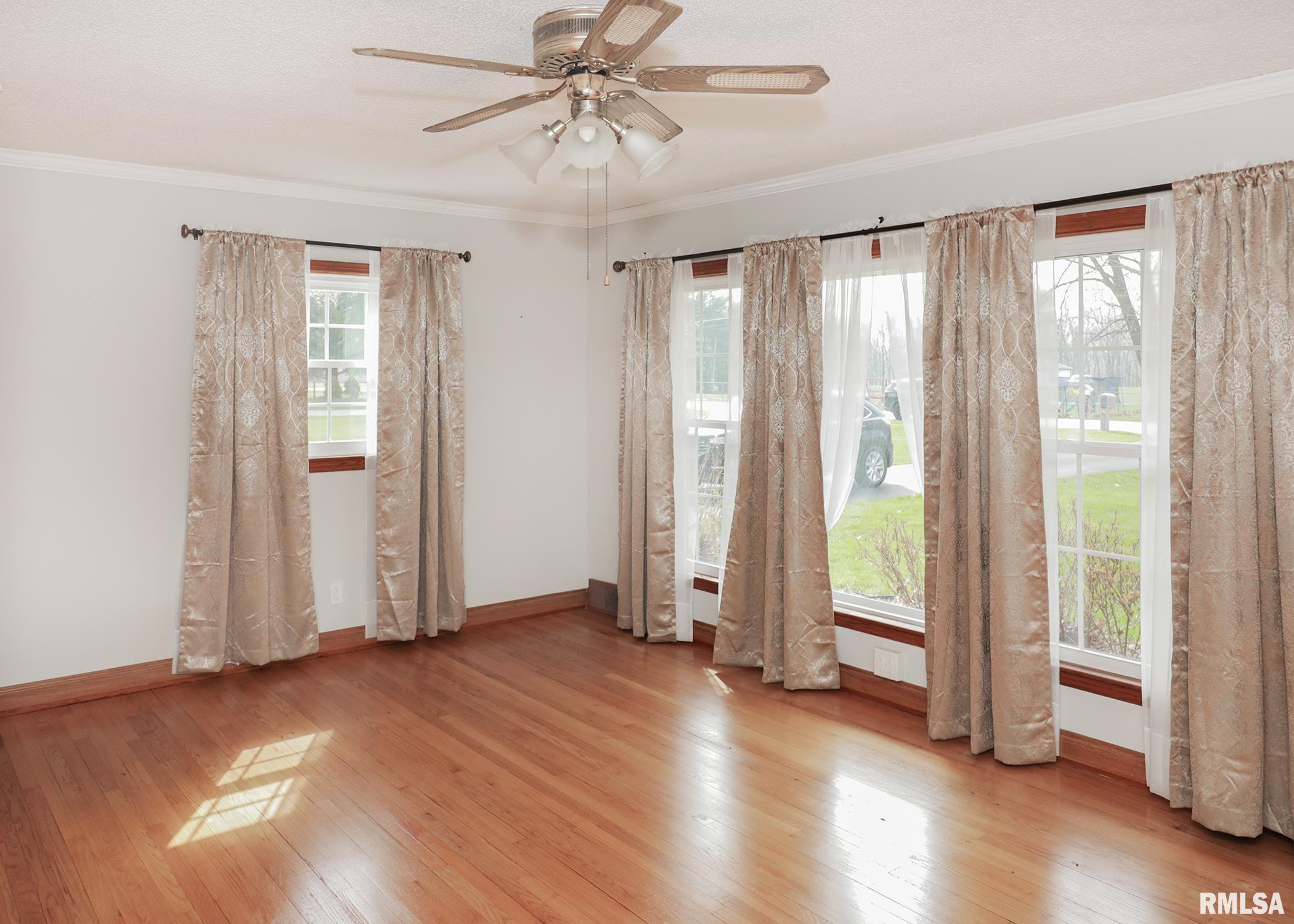 1607 65th Avenue West Property Photo 3