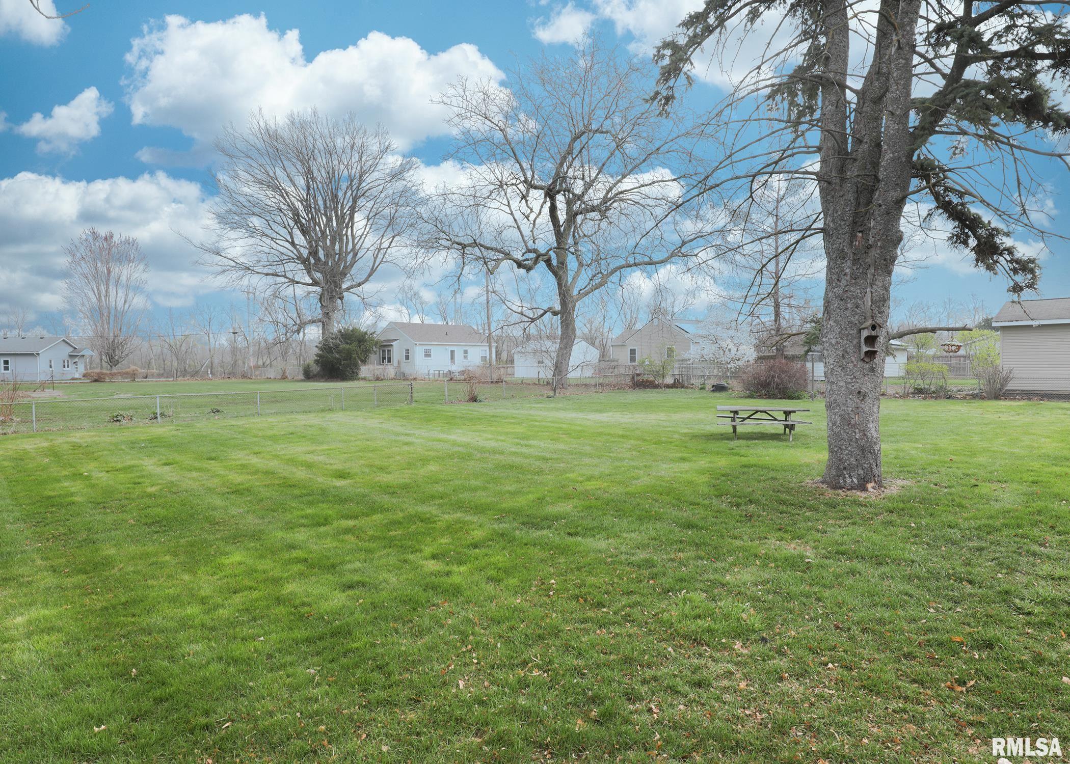 1607 65th Avenue West Property Photo 28