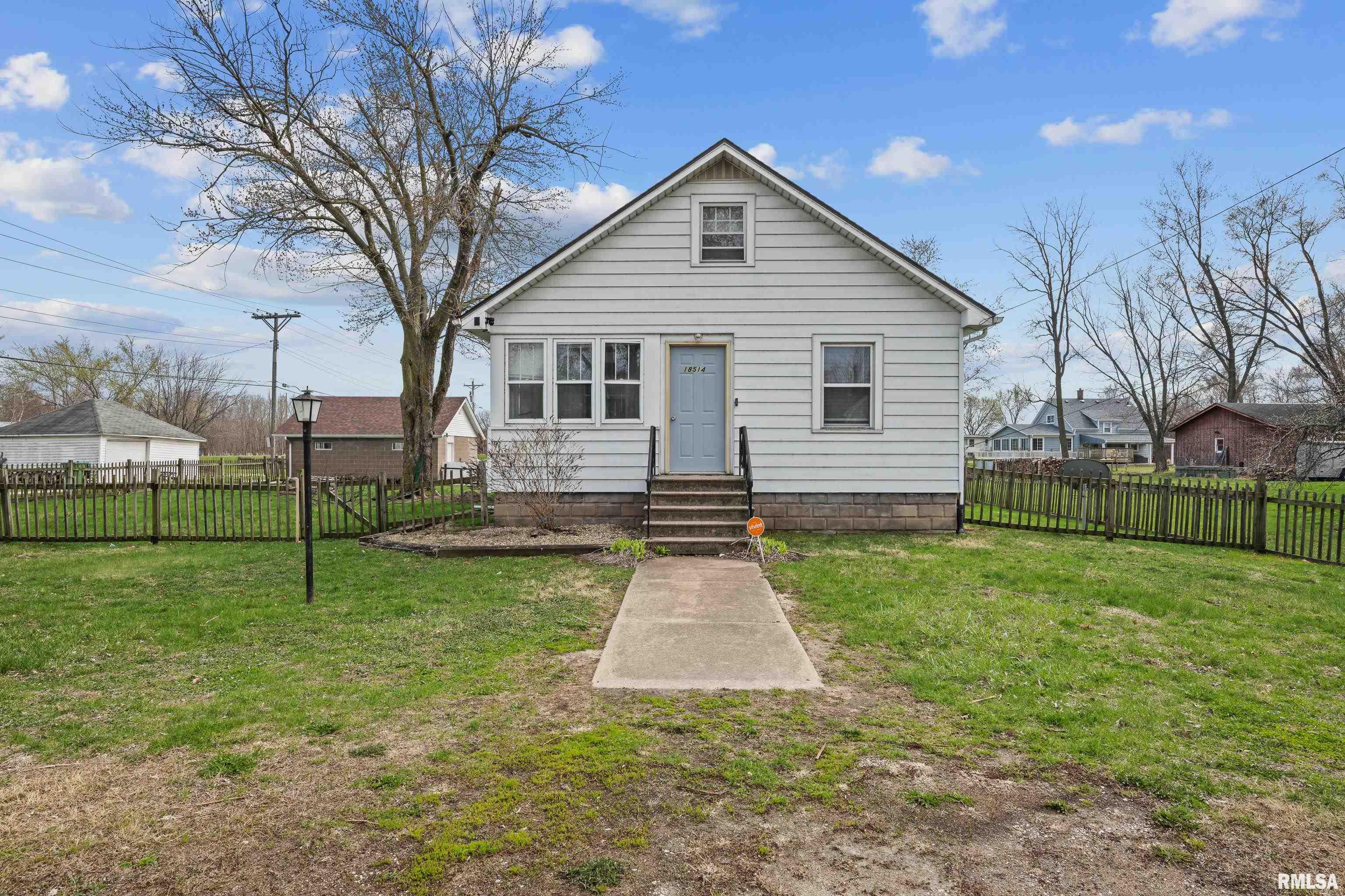 18514 1st Avenue Property Photo 1