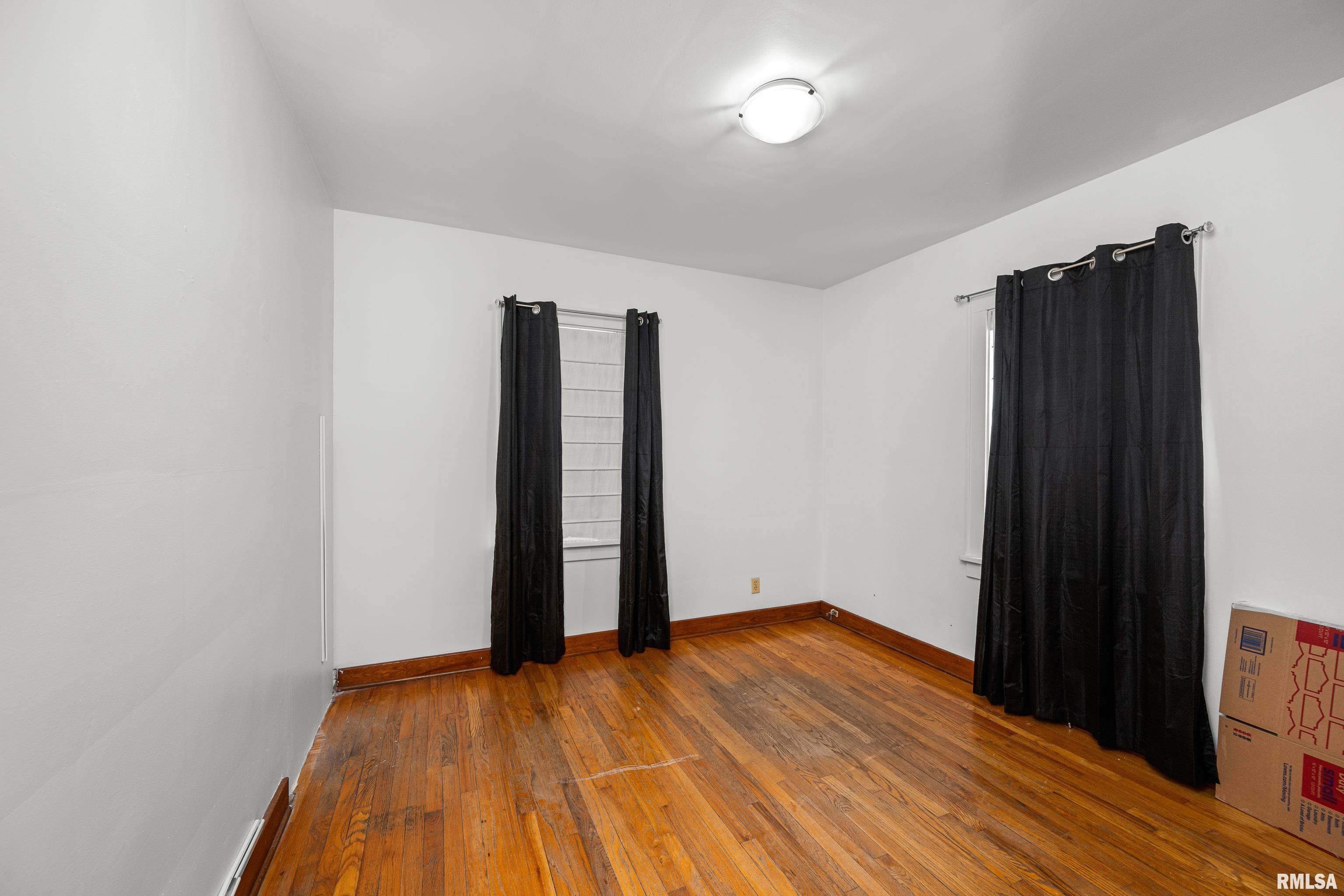 18514 1st Avenue Property Photo 9