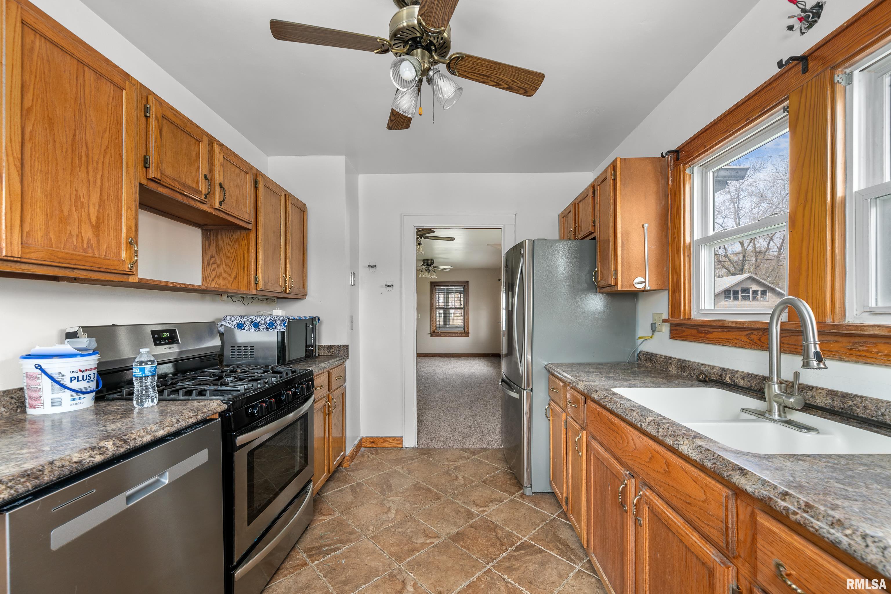 18514 1st Avenue Property Photo 14