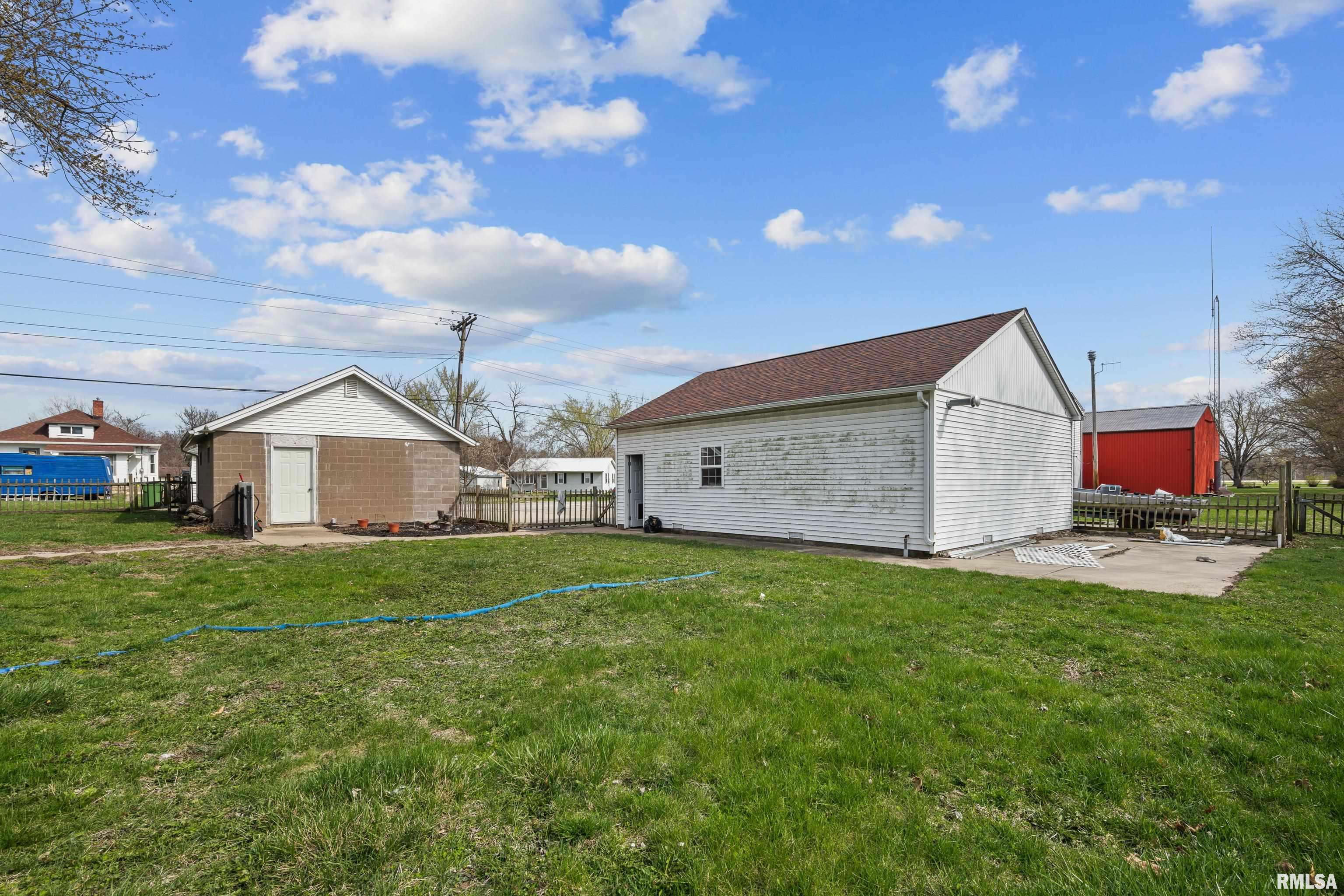 18514 1st Avenue Property Photo 26