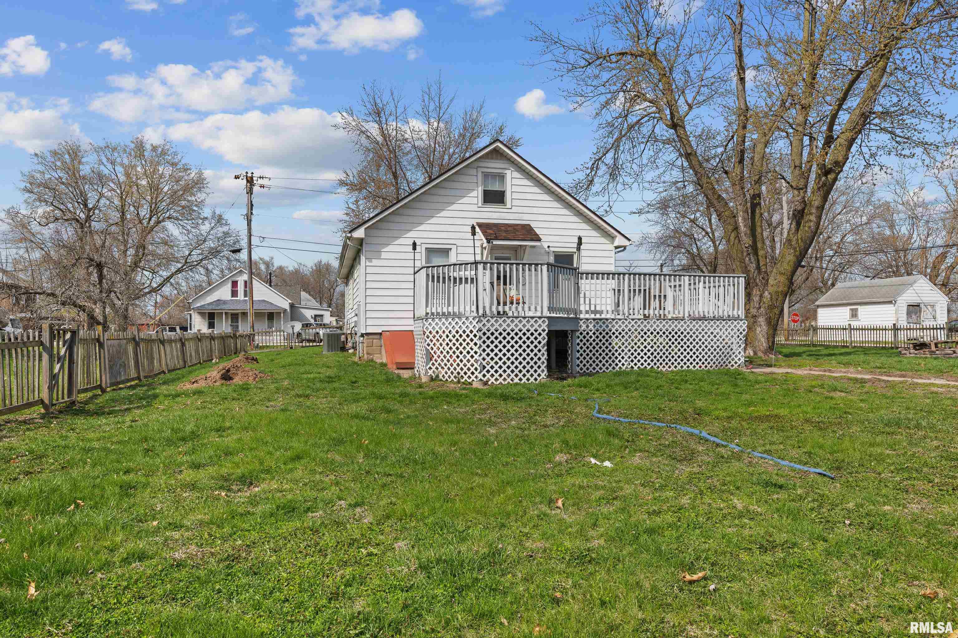 18514 1st Avenue Property Photo 27