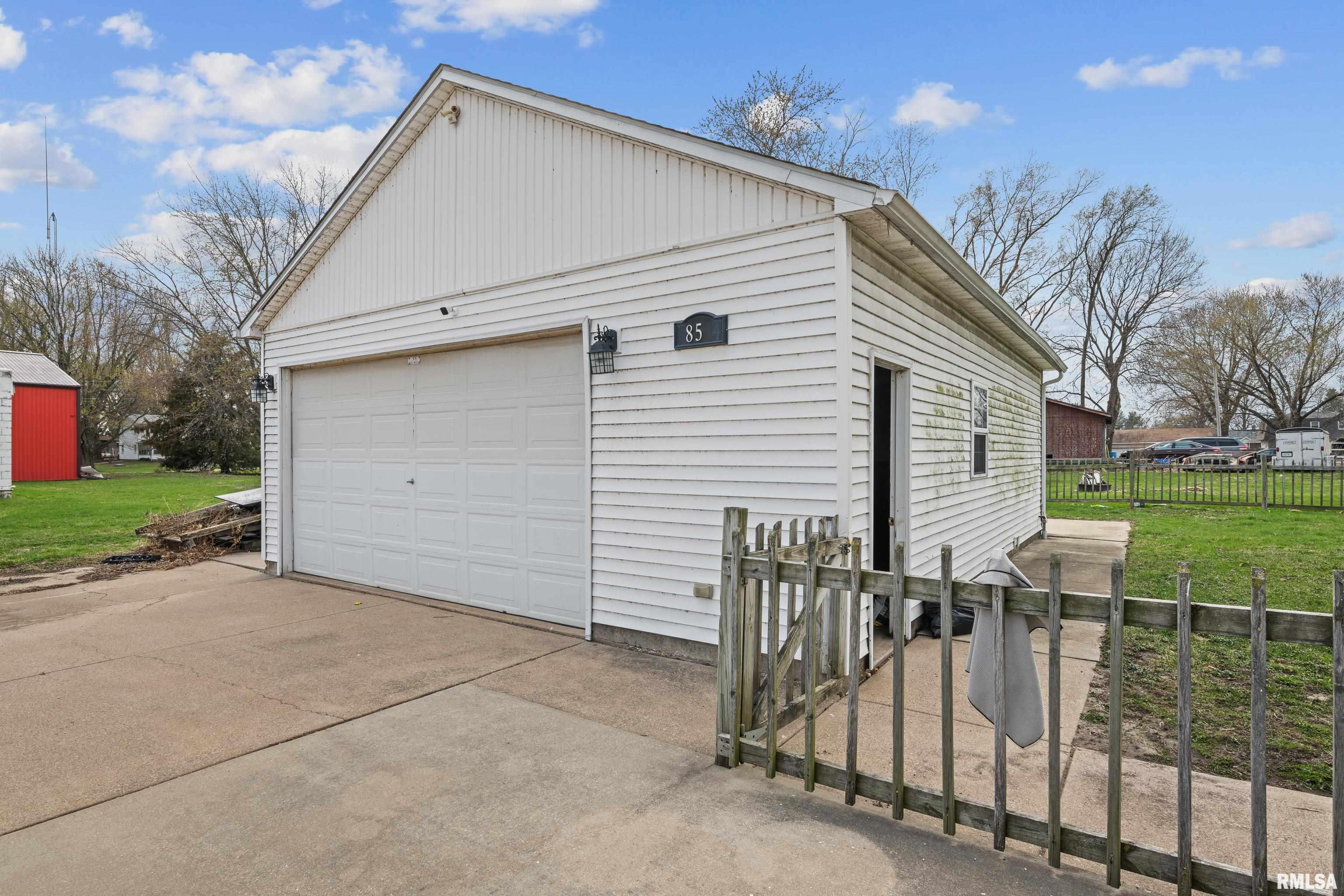 18514 1st Avenue Property Photo 28