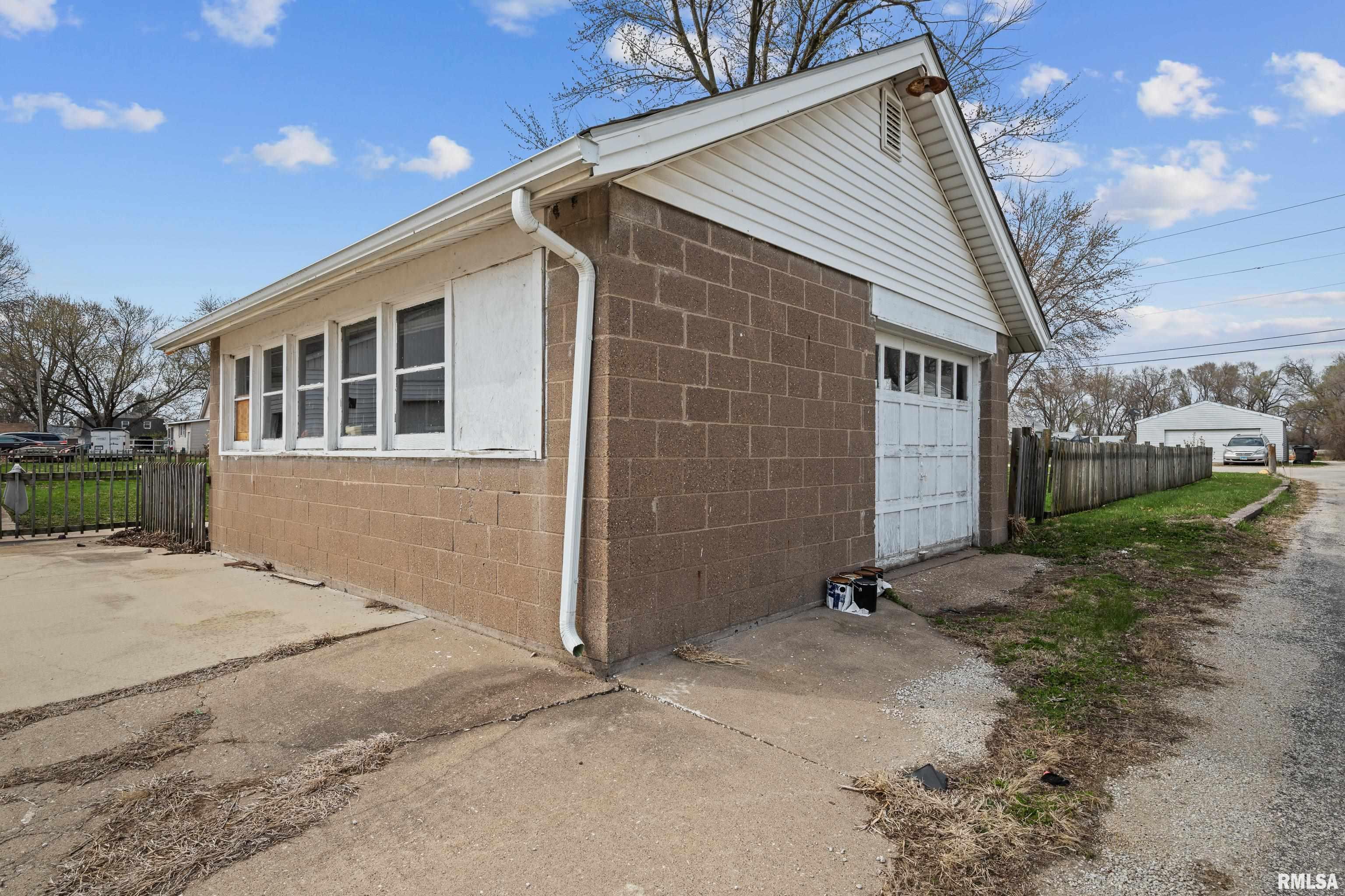 18514 1st Avenue Property Photo 31