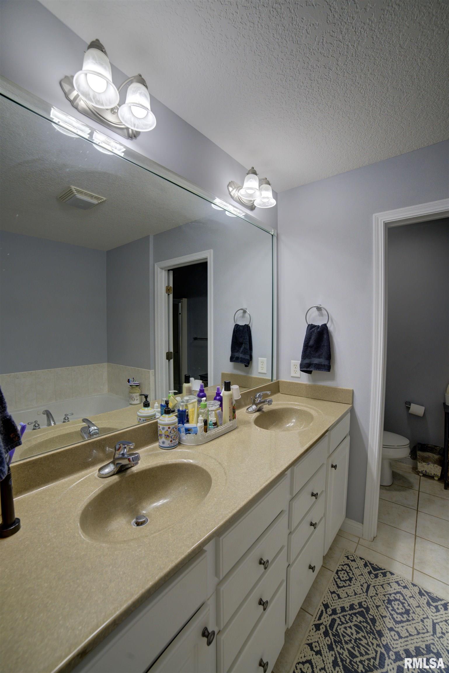 2735 Julie Lane Court Property Photo 37