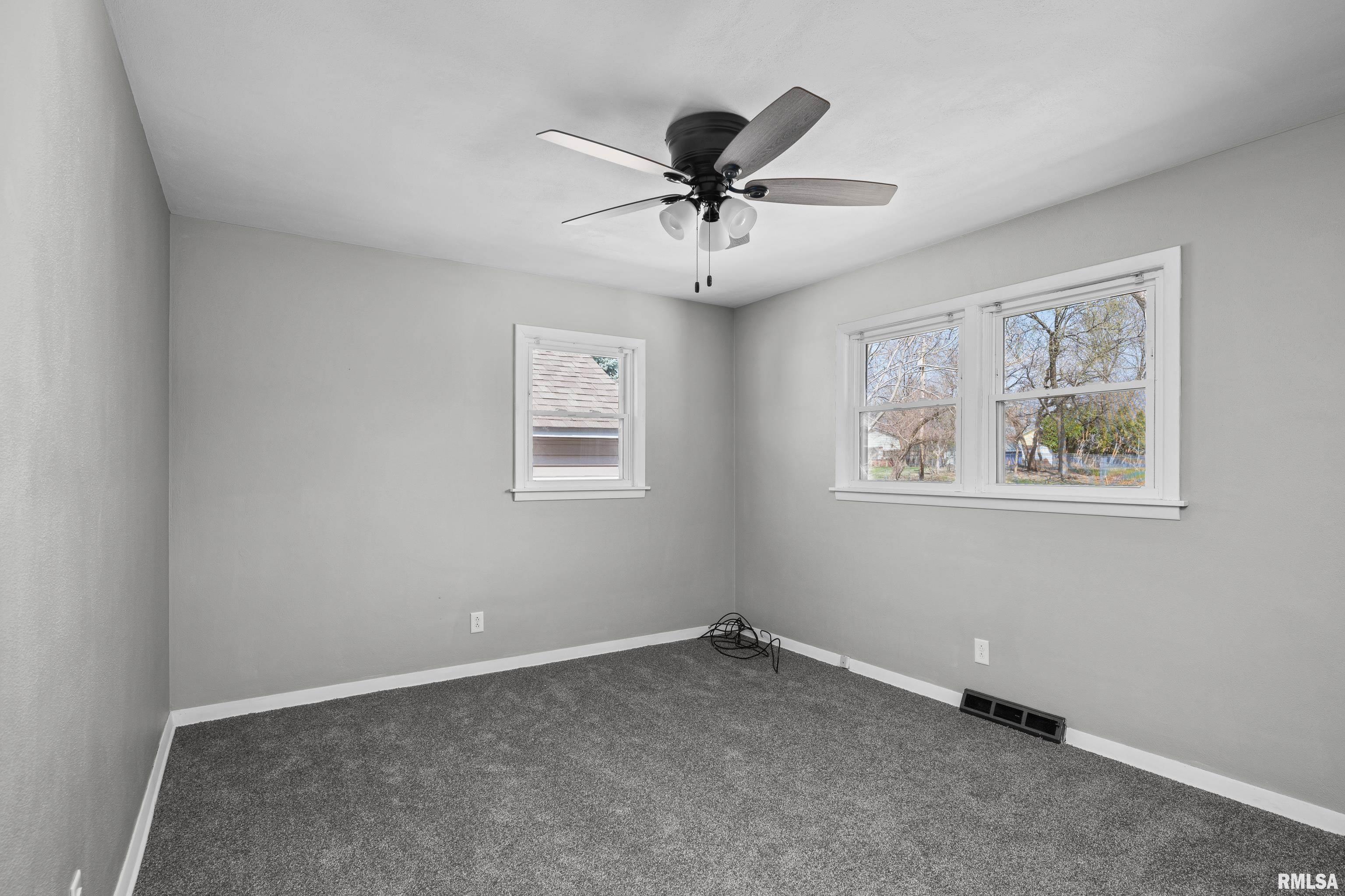 905 33rd Avenue Property Photo 14