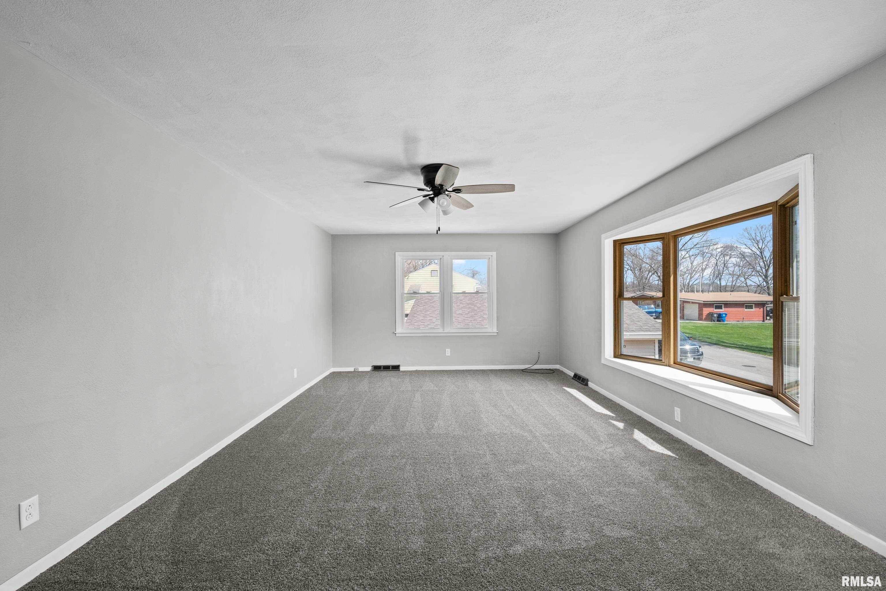 905 33rd Avenue Property Photo 20