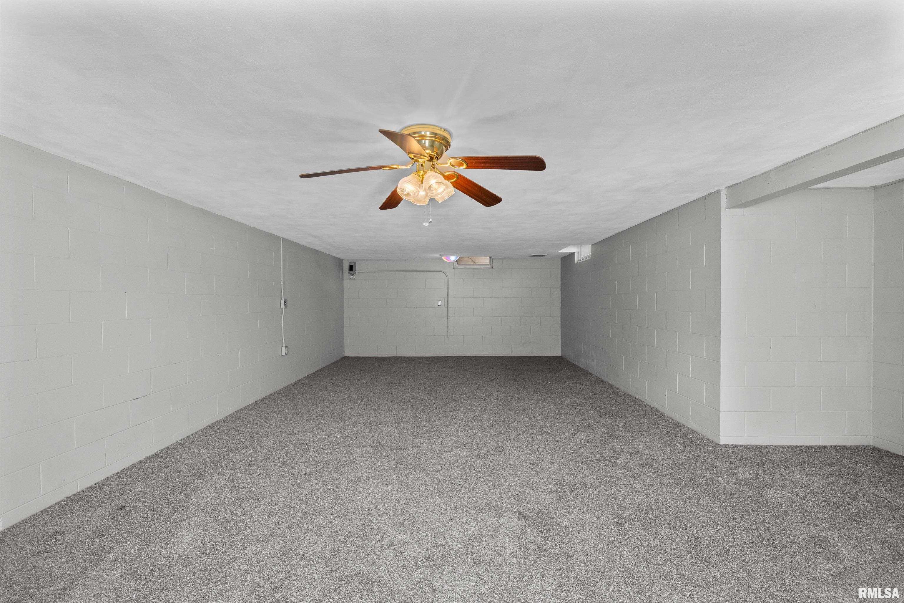 905 33rd Avenue Property Photo 21