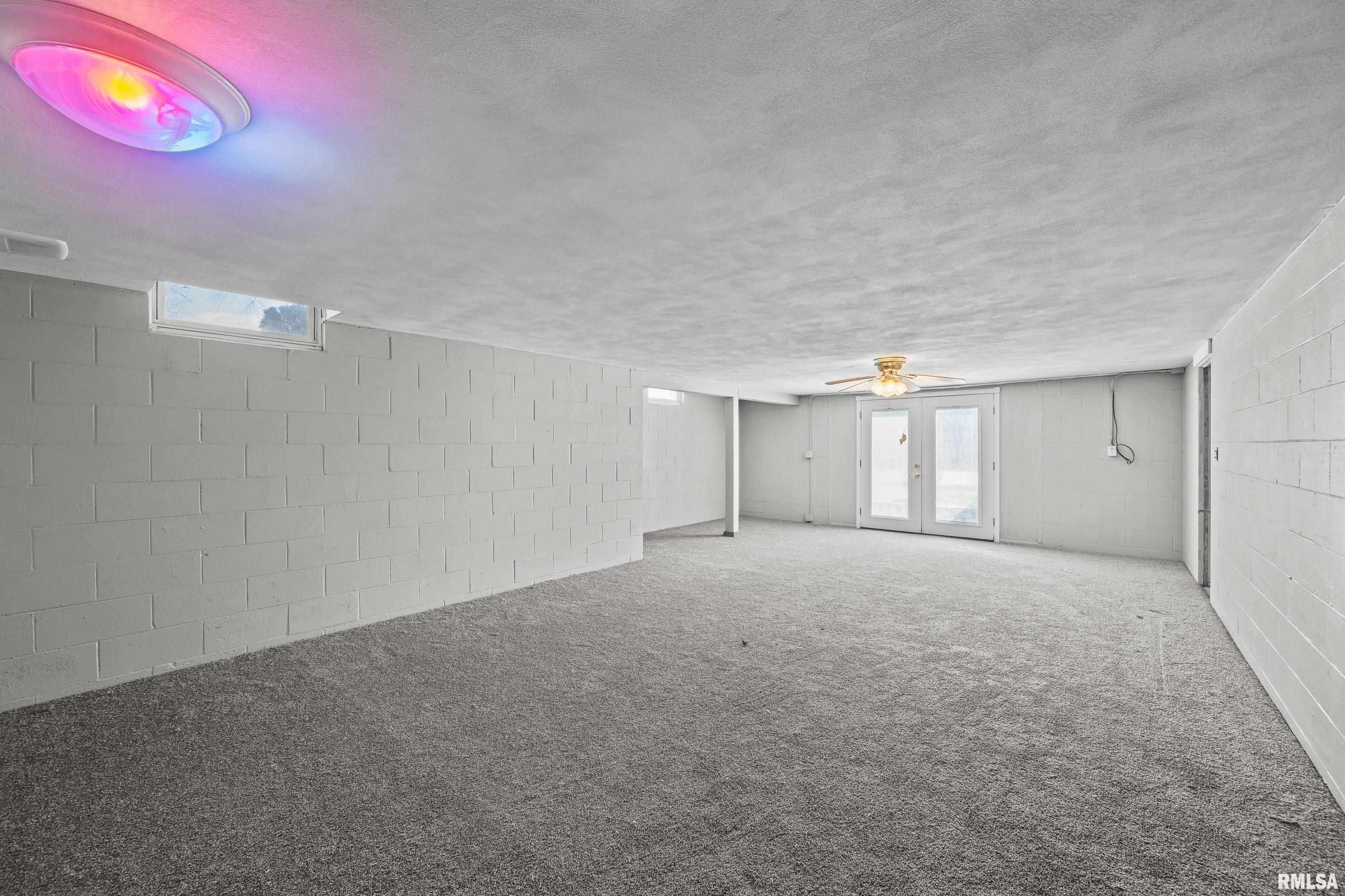 905 33rd Avenue Property Photo 22