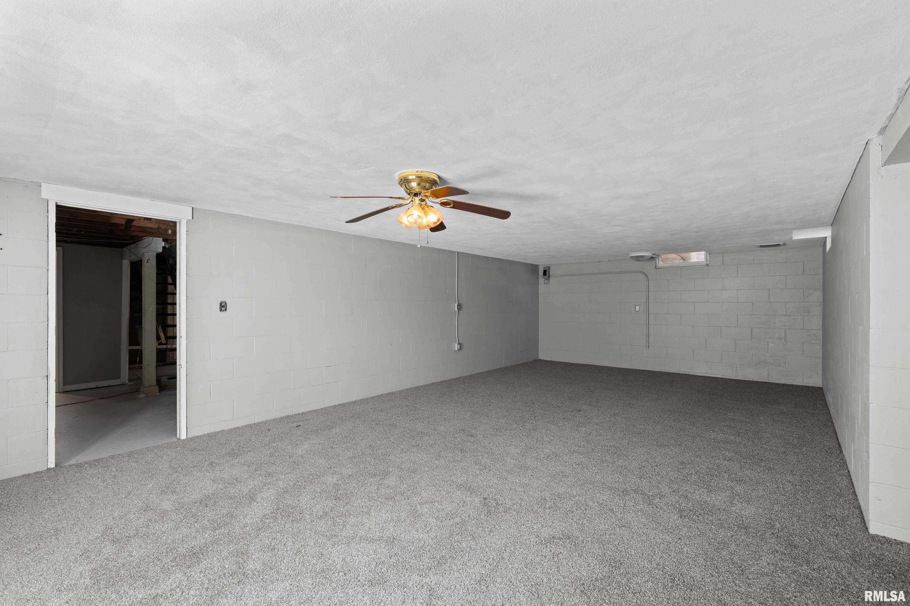 905 33rd Avenue Property Photo 24