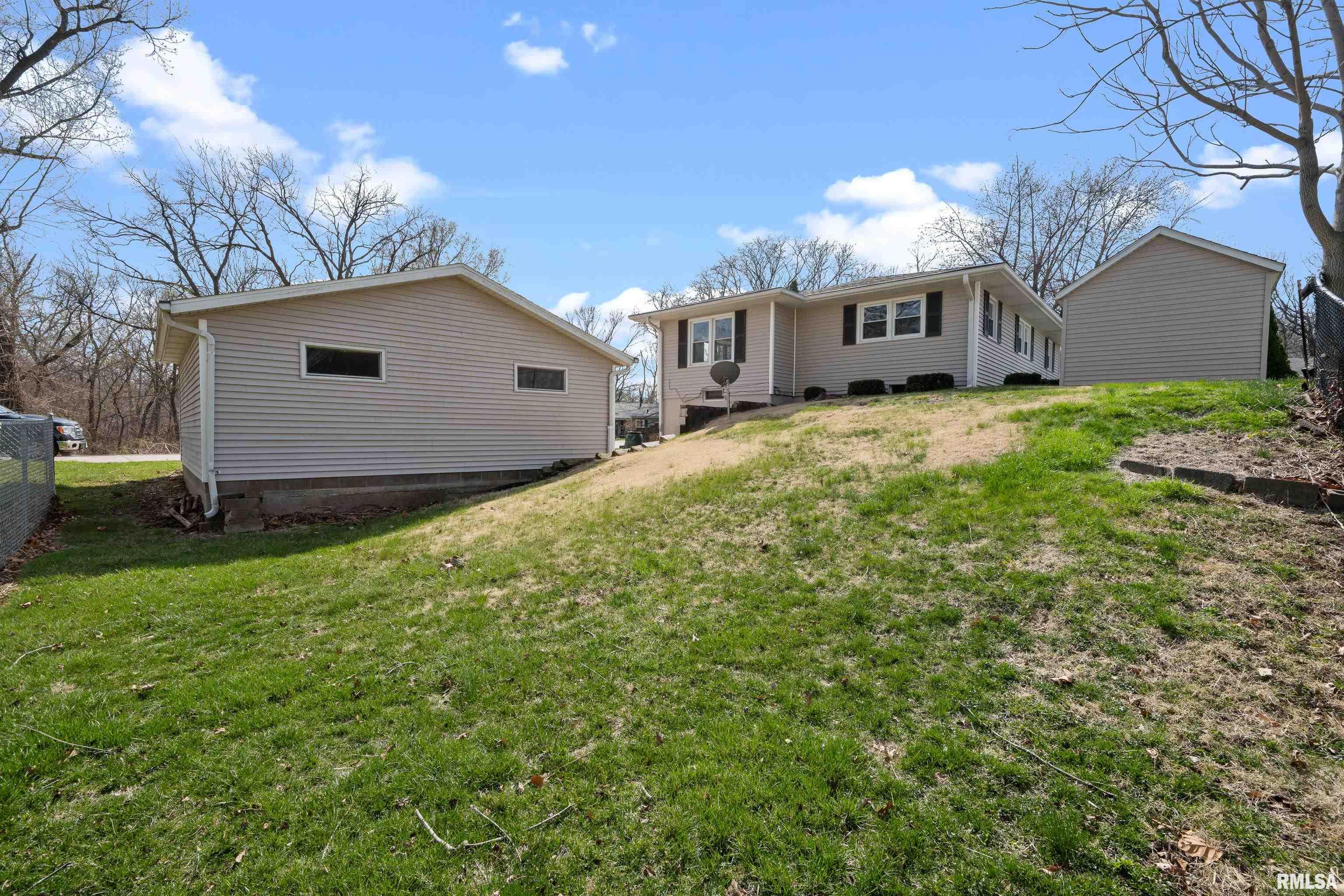 905 33rd Avenue Property Photo 30