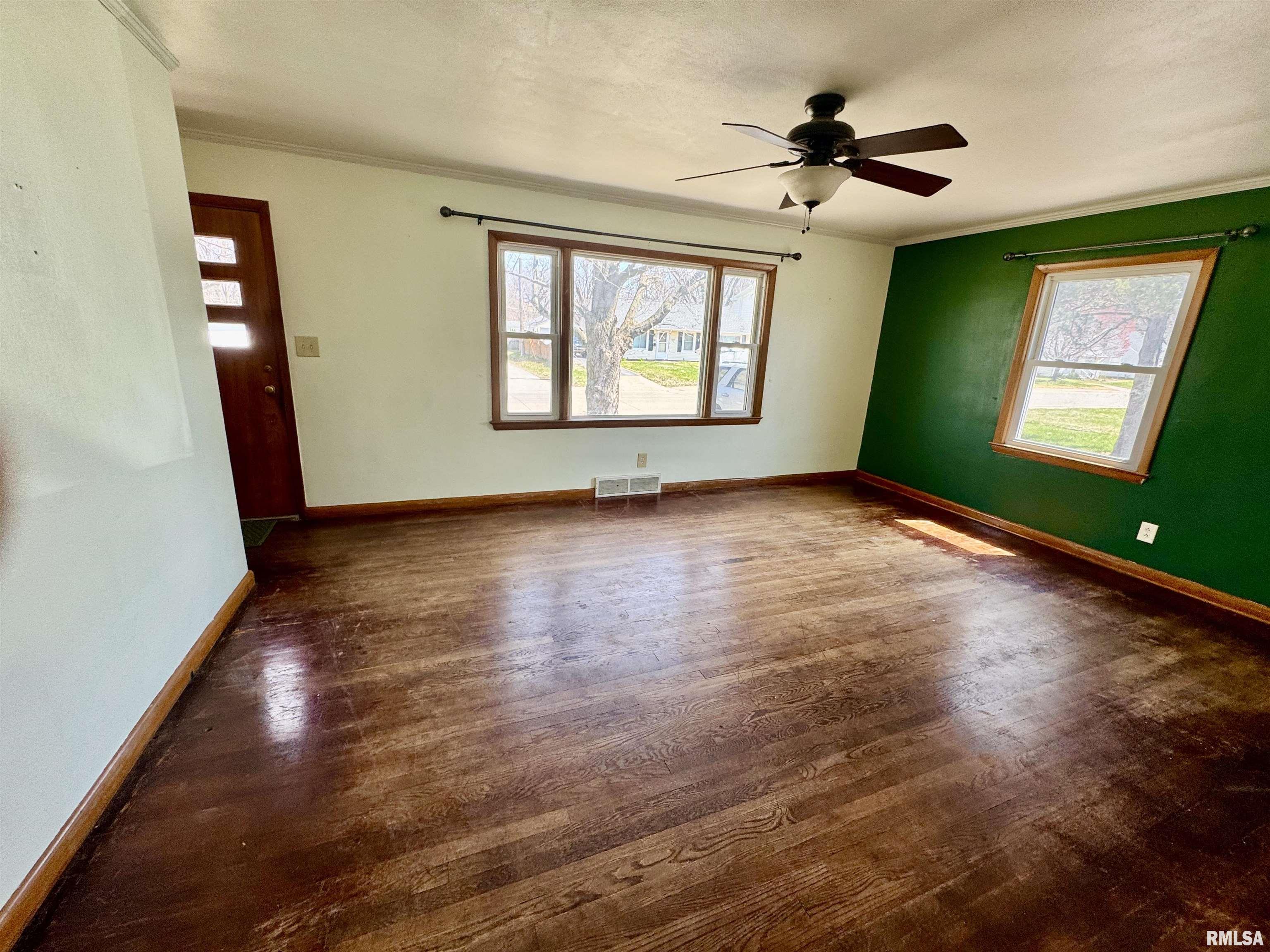 2312 45th Street Property Photo 5