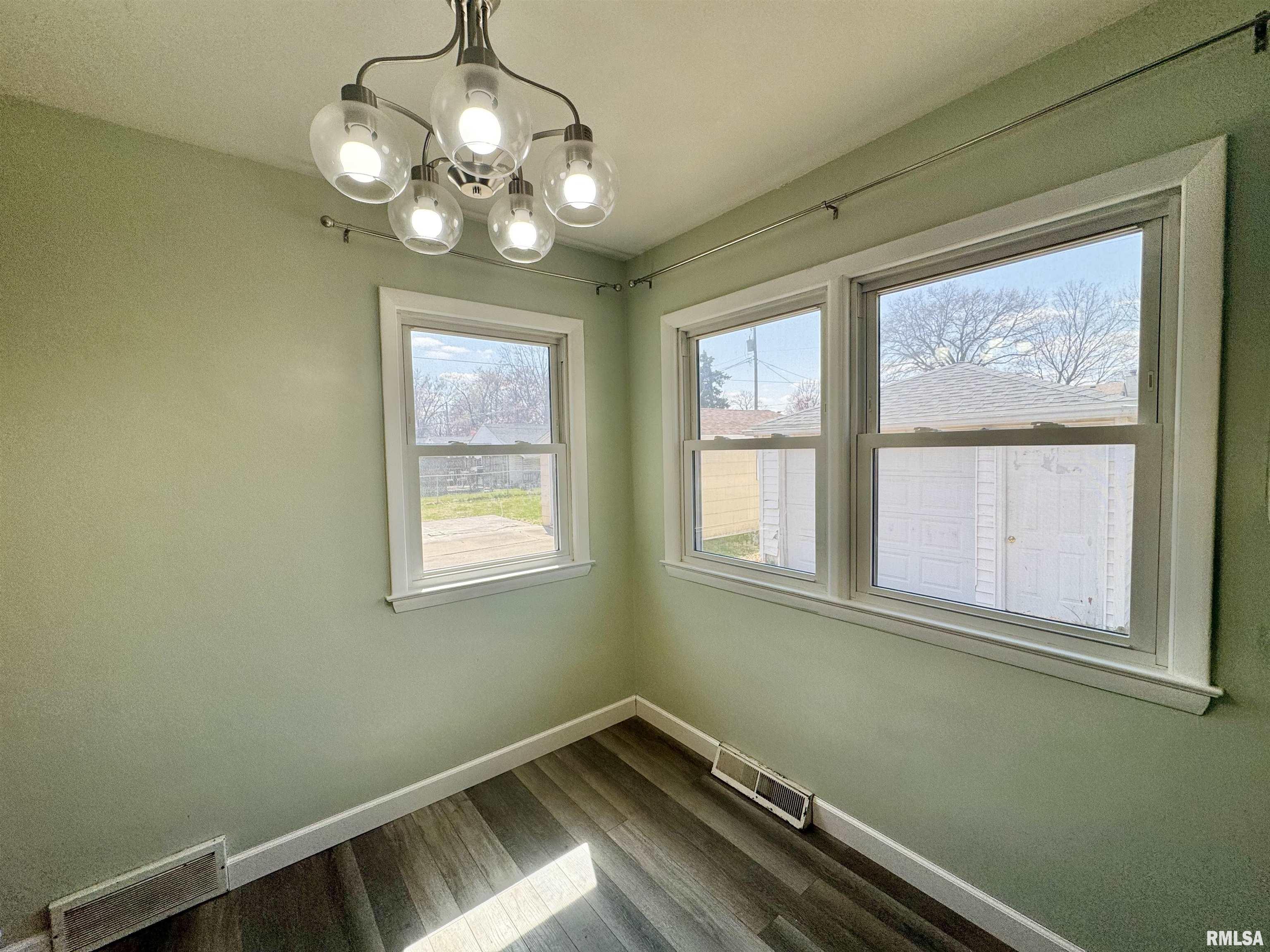 2312 45th Street Property Photo 7