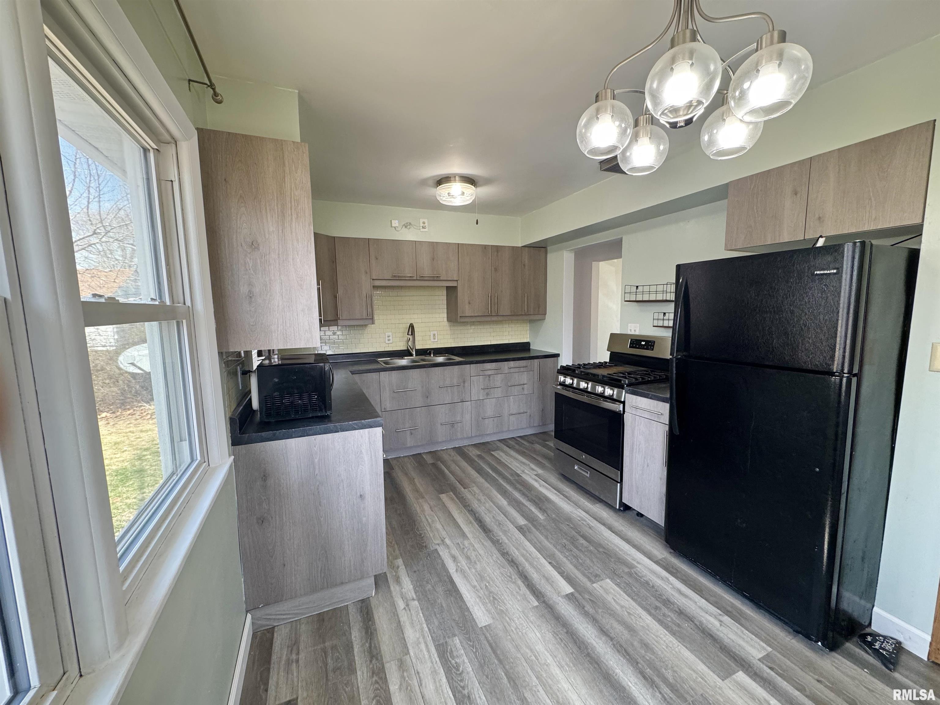 2312 45th Street Property Photo 8