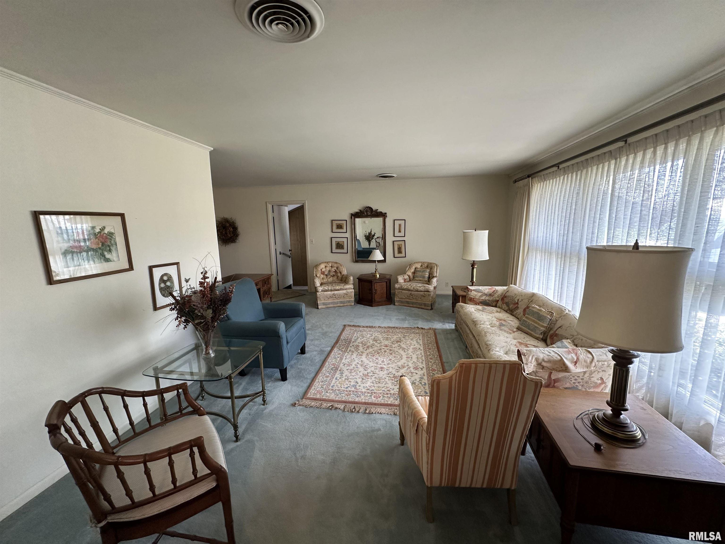 197 Circle Drive Property Photo 2