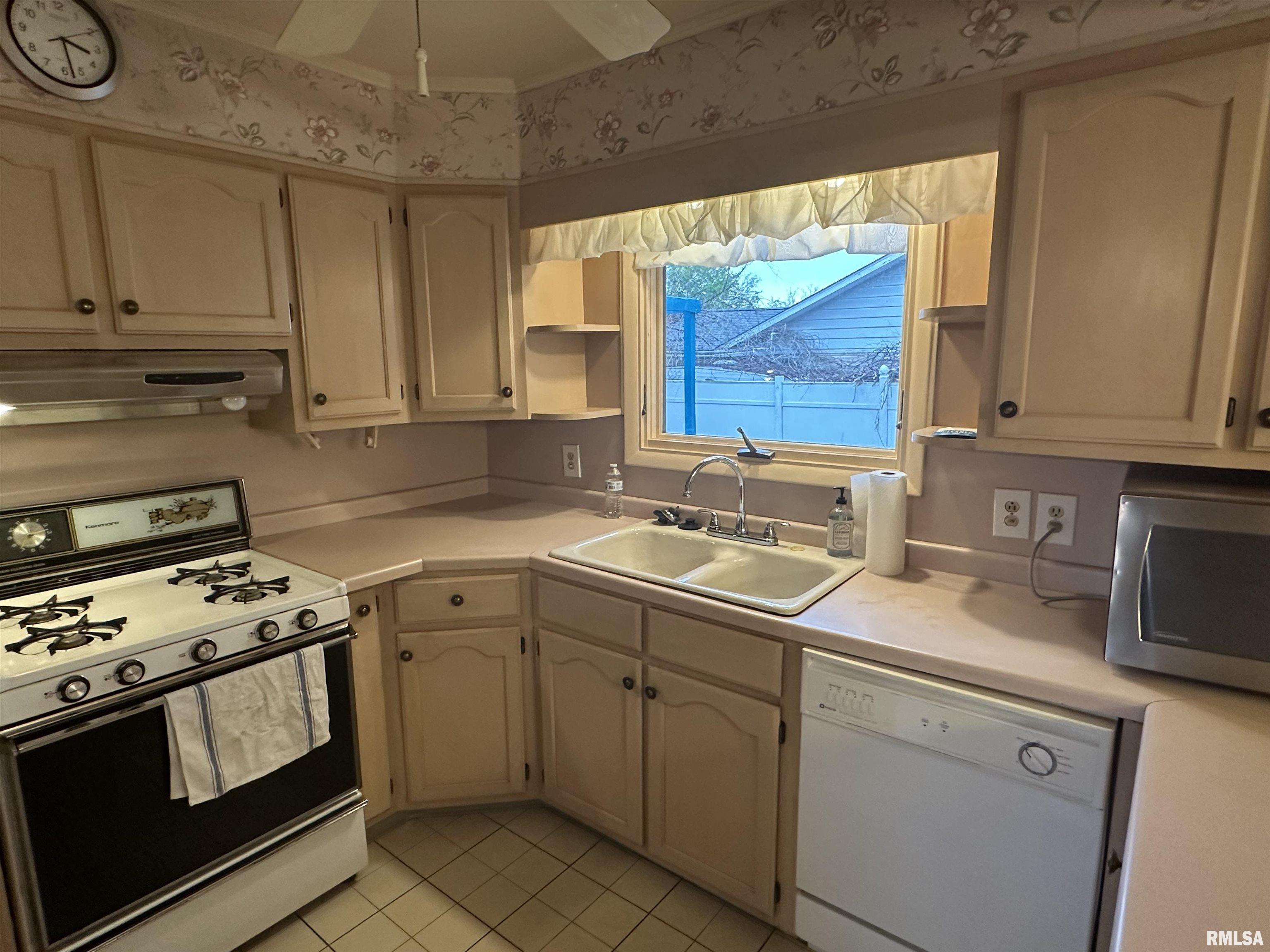 197 Circle Drive Property Photo 6