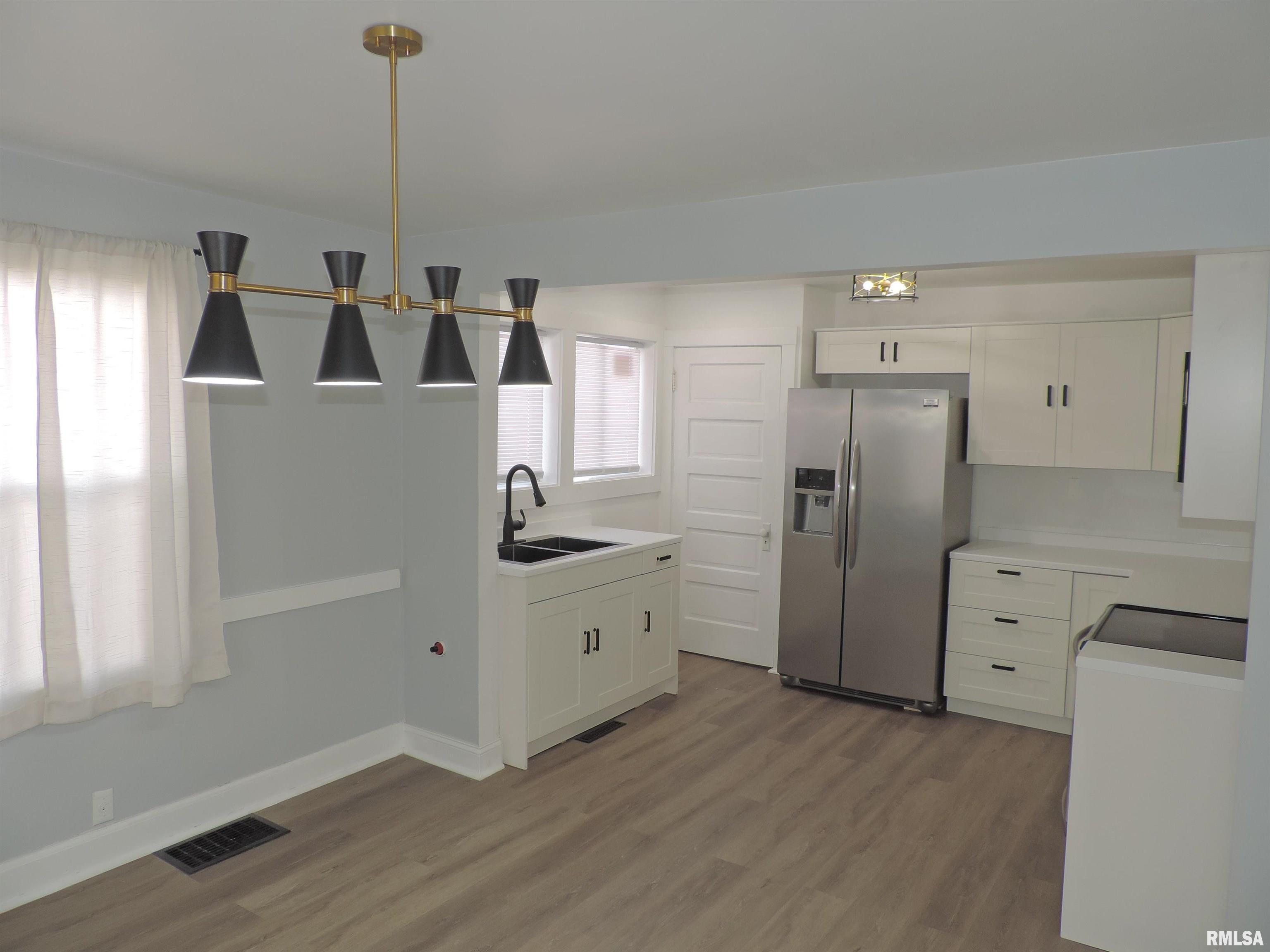 1565 41st Street Property Photo 6