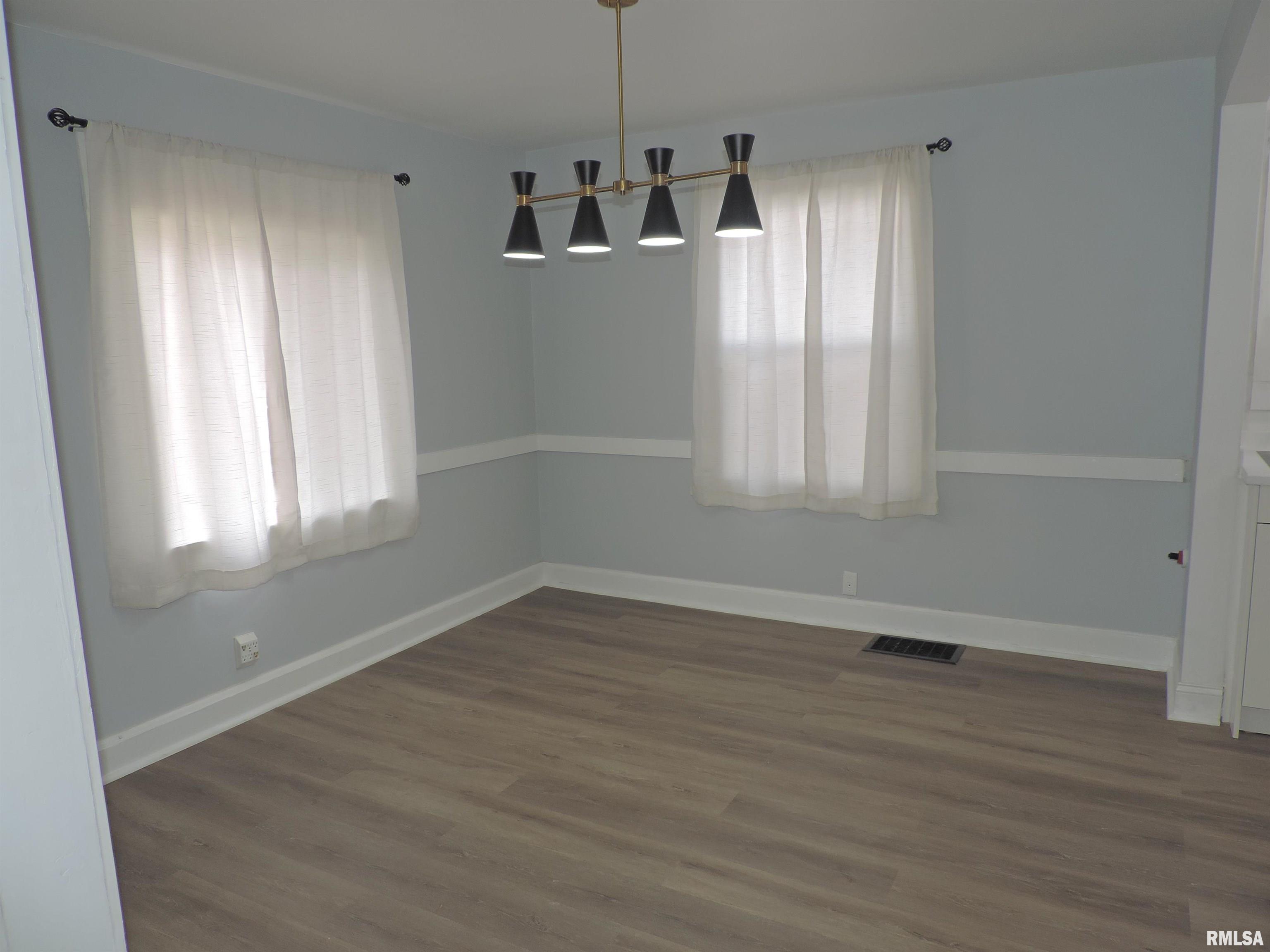 1565 41st Street Property Photo 8