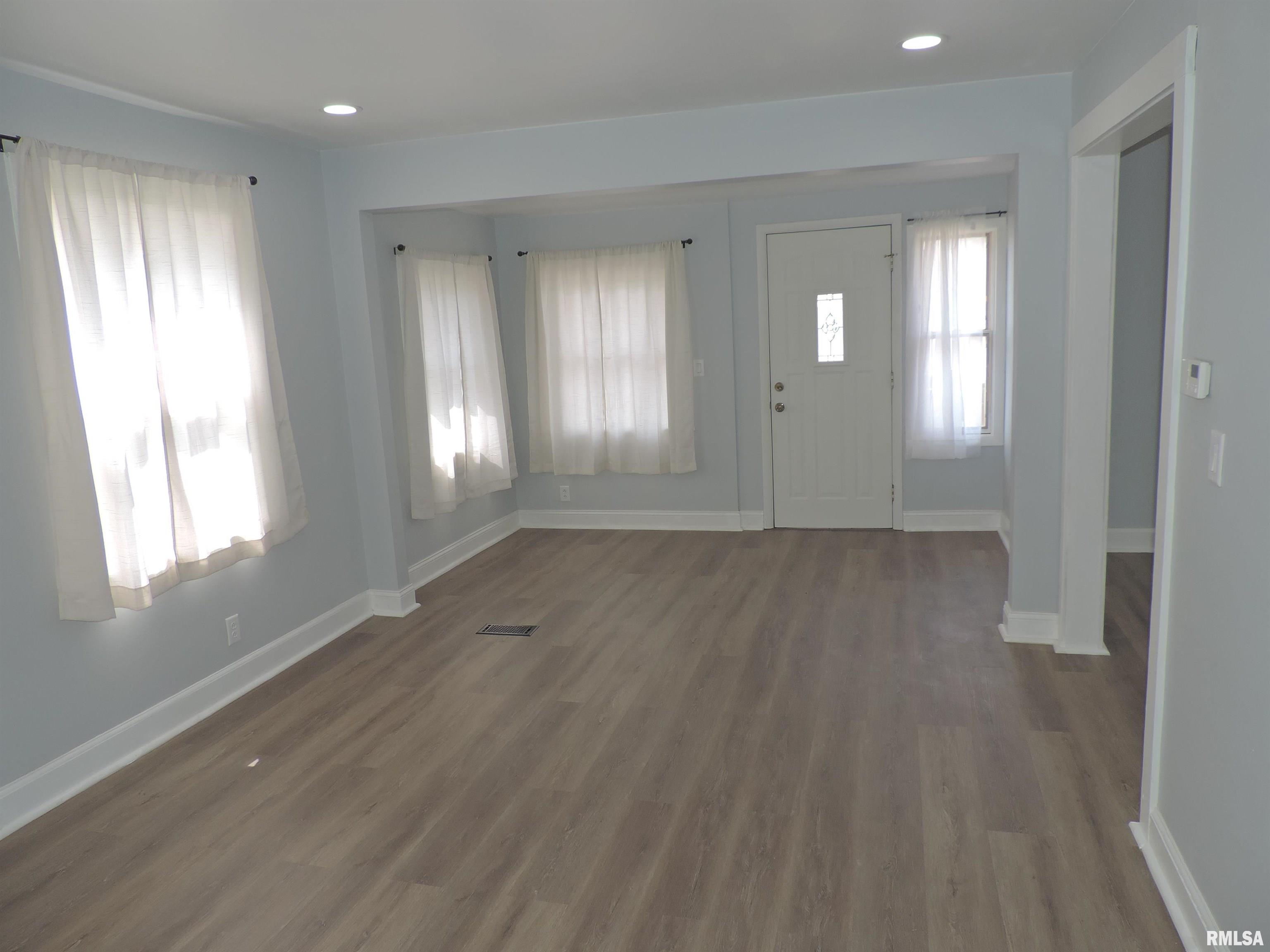 1565 41st Street Property Photo 9