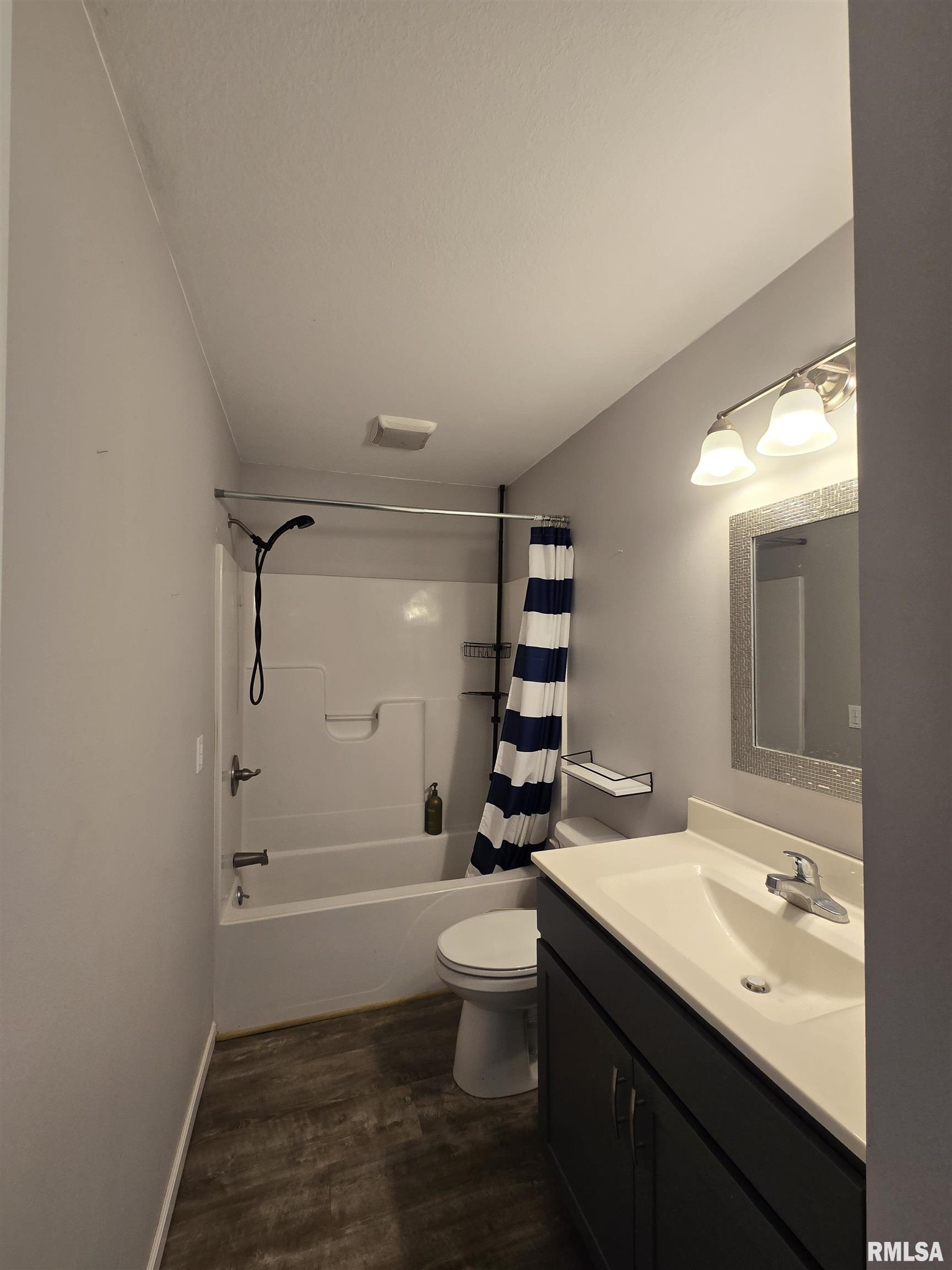 231 W Main Street Property Photo 9