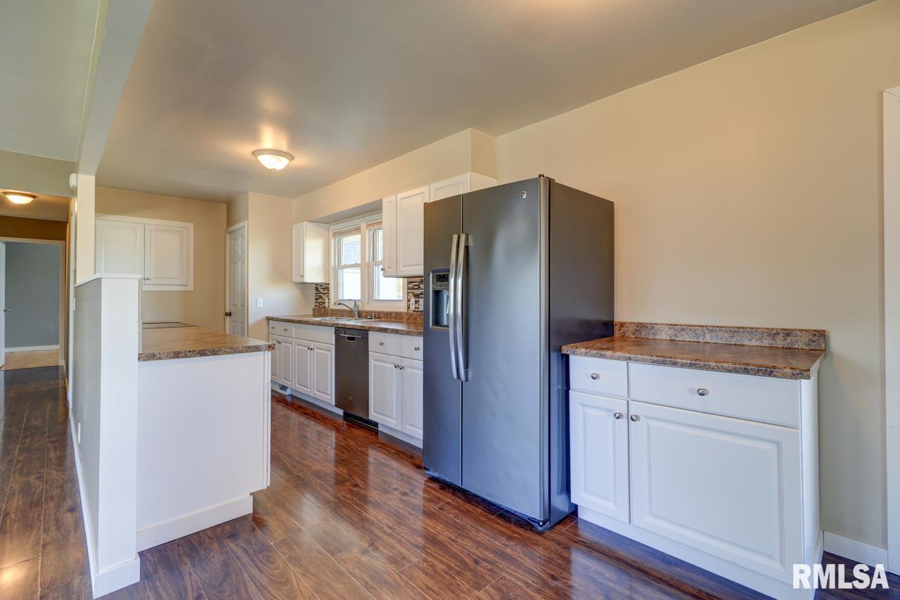 307 E Winfield Street Property Photo 5