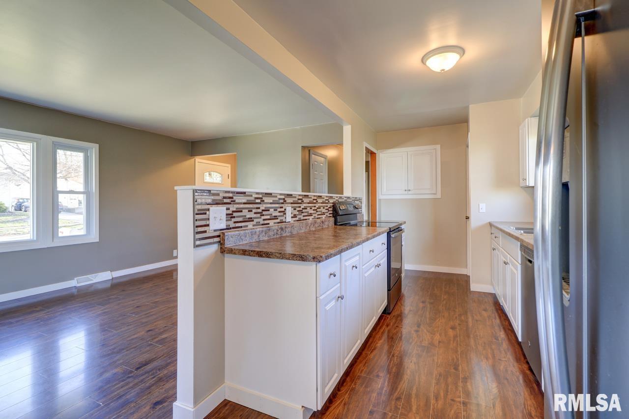 307 E Winfield Street Property Photo 6