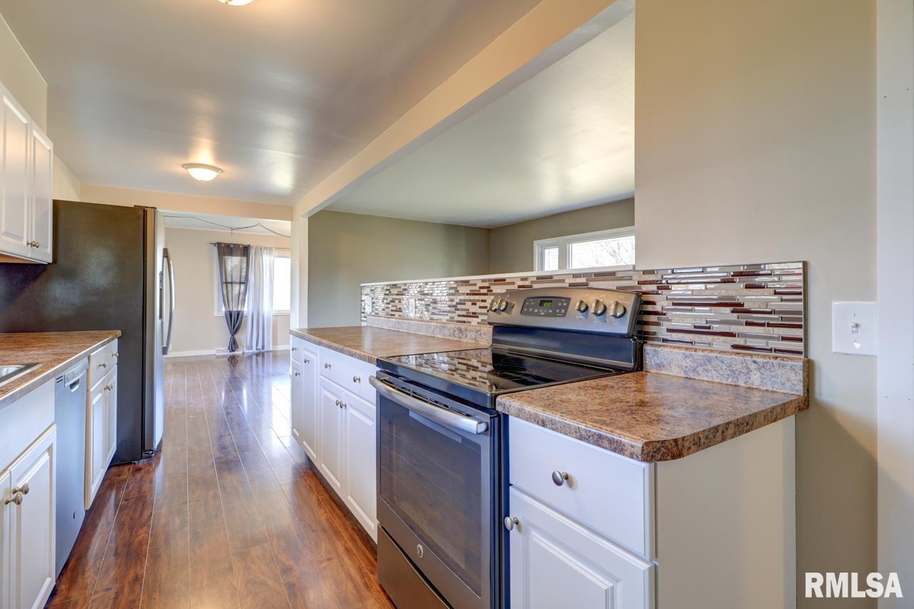 307 E Winfield Street Property Photo 8
