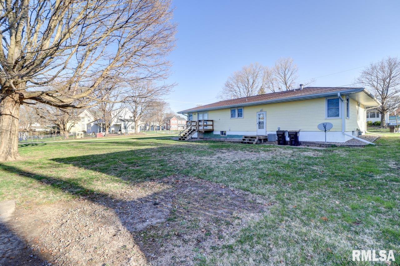 307 E Winfield Street Property Photo 19