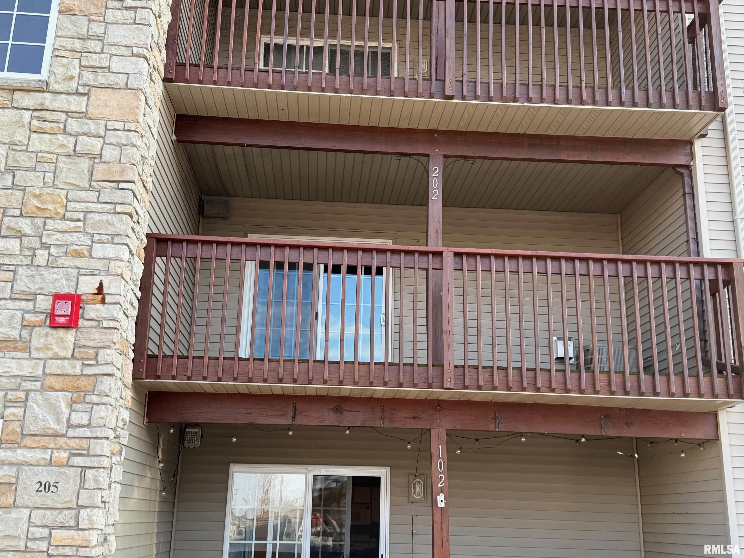 205 E Price Street Property Photo 2