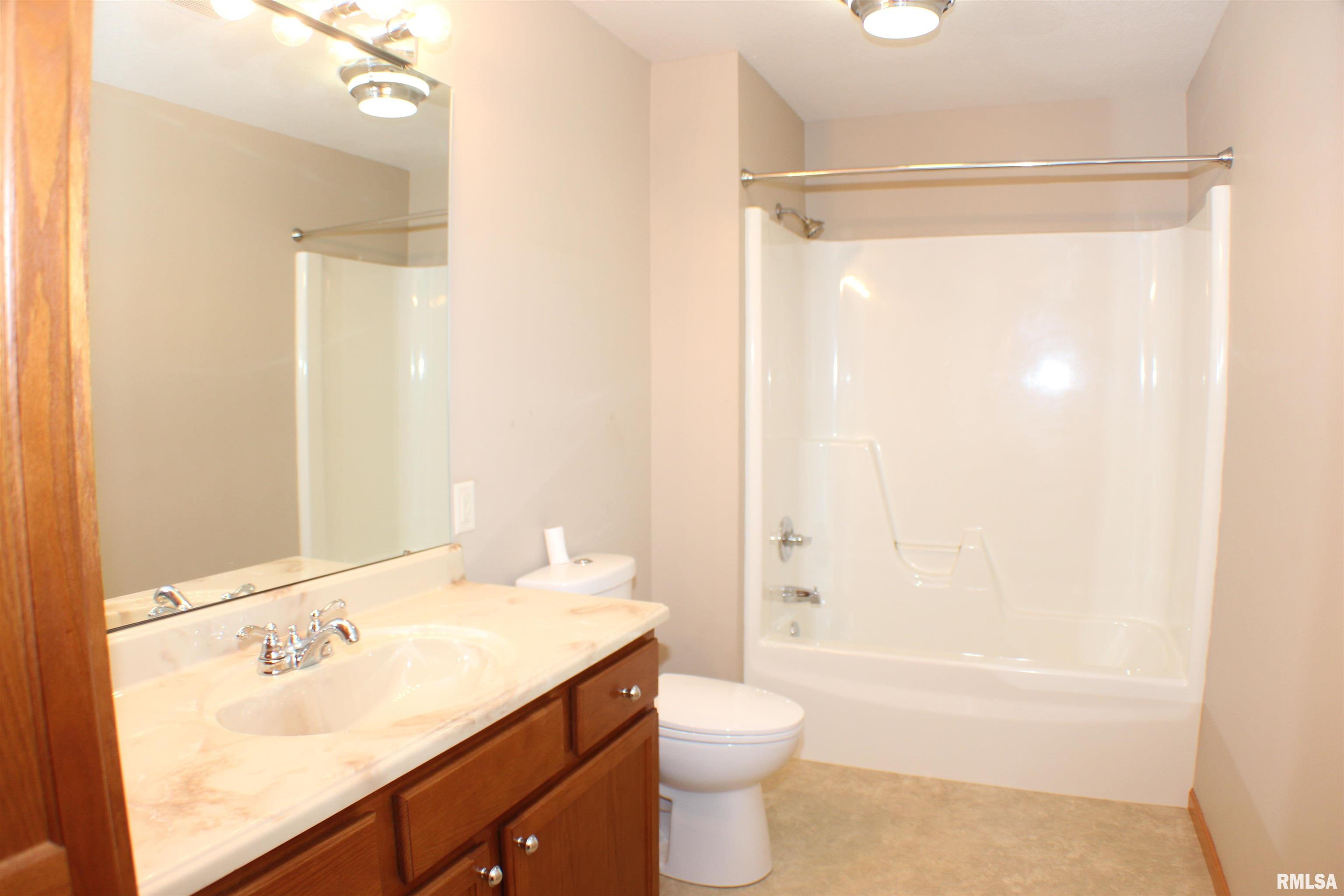 205 E Price Street Property Photo 9