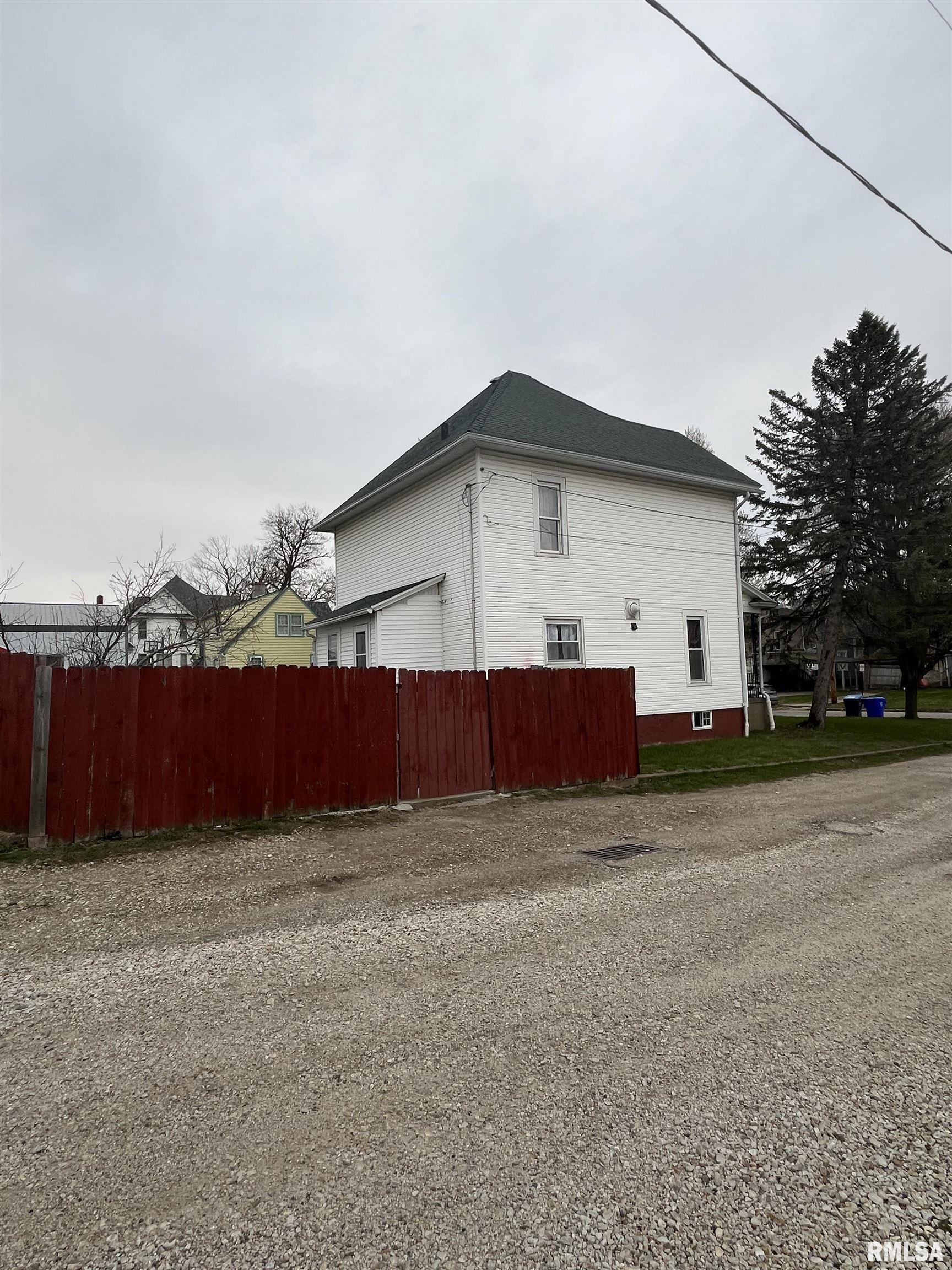 114 Roosevelt Avenue A Property Photo 4