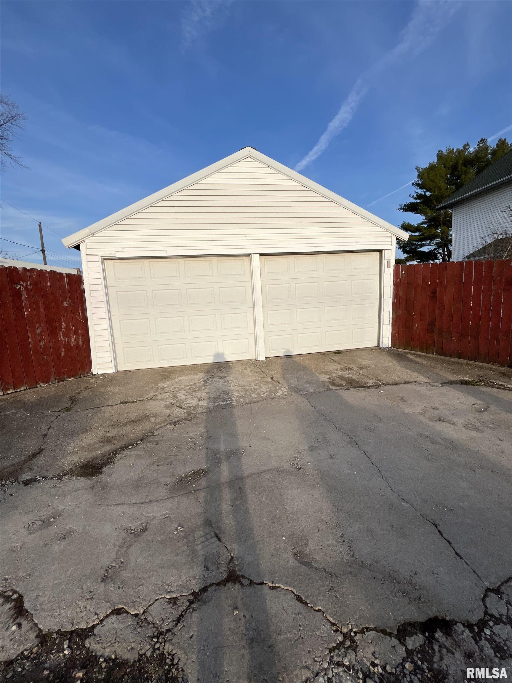 114 Roosevelt Avenue A Property Photo 8