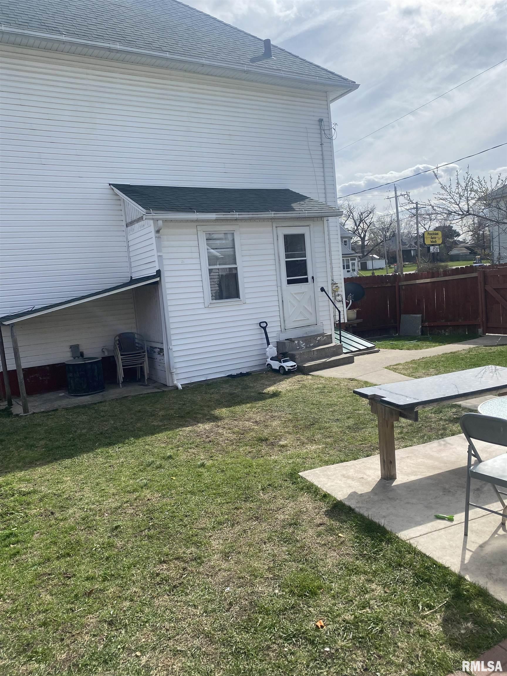 114 Roosevelt Avenue A Property Photo 33
