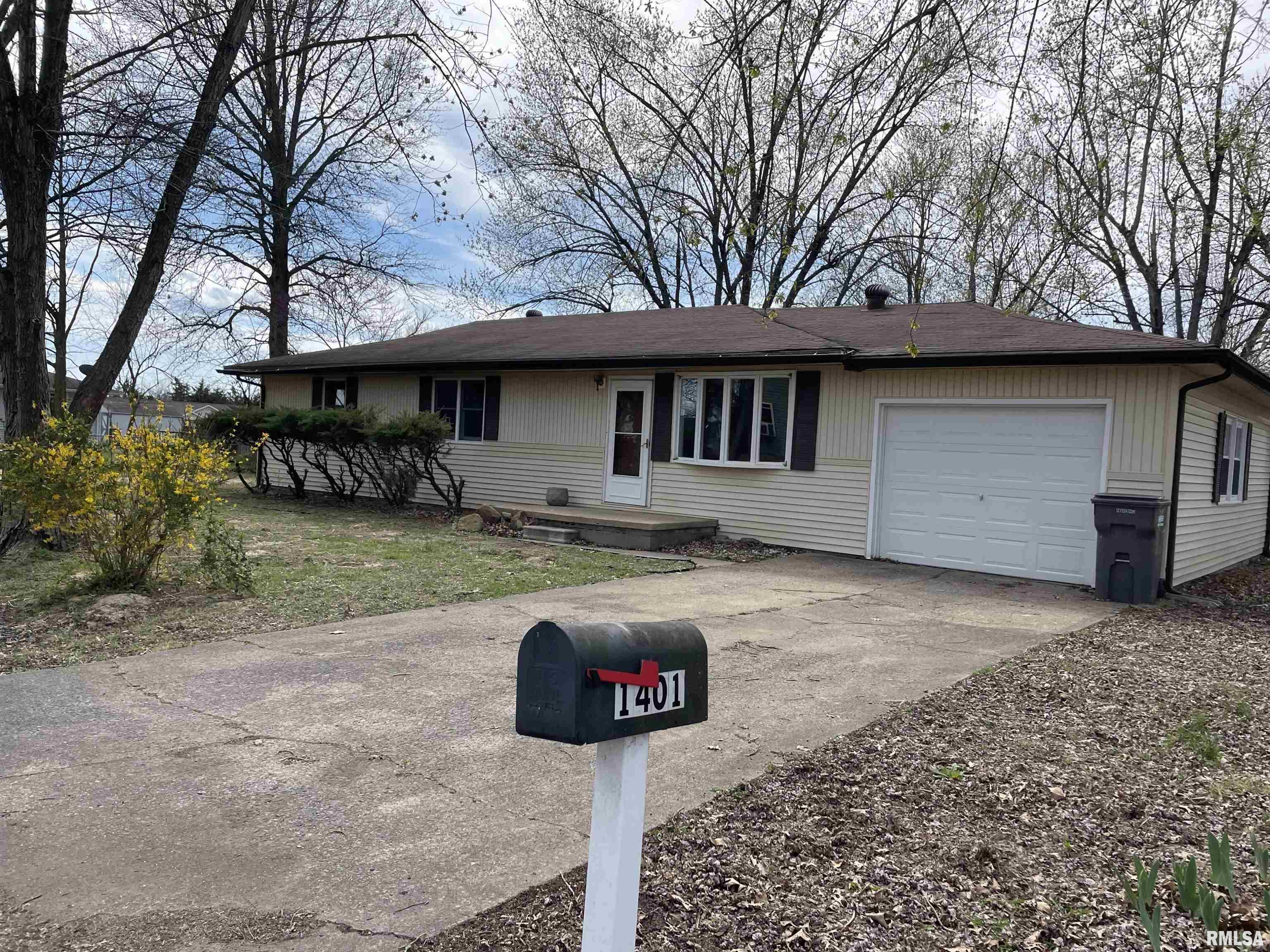 1401 S Thomas Street Property Photo 1